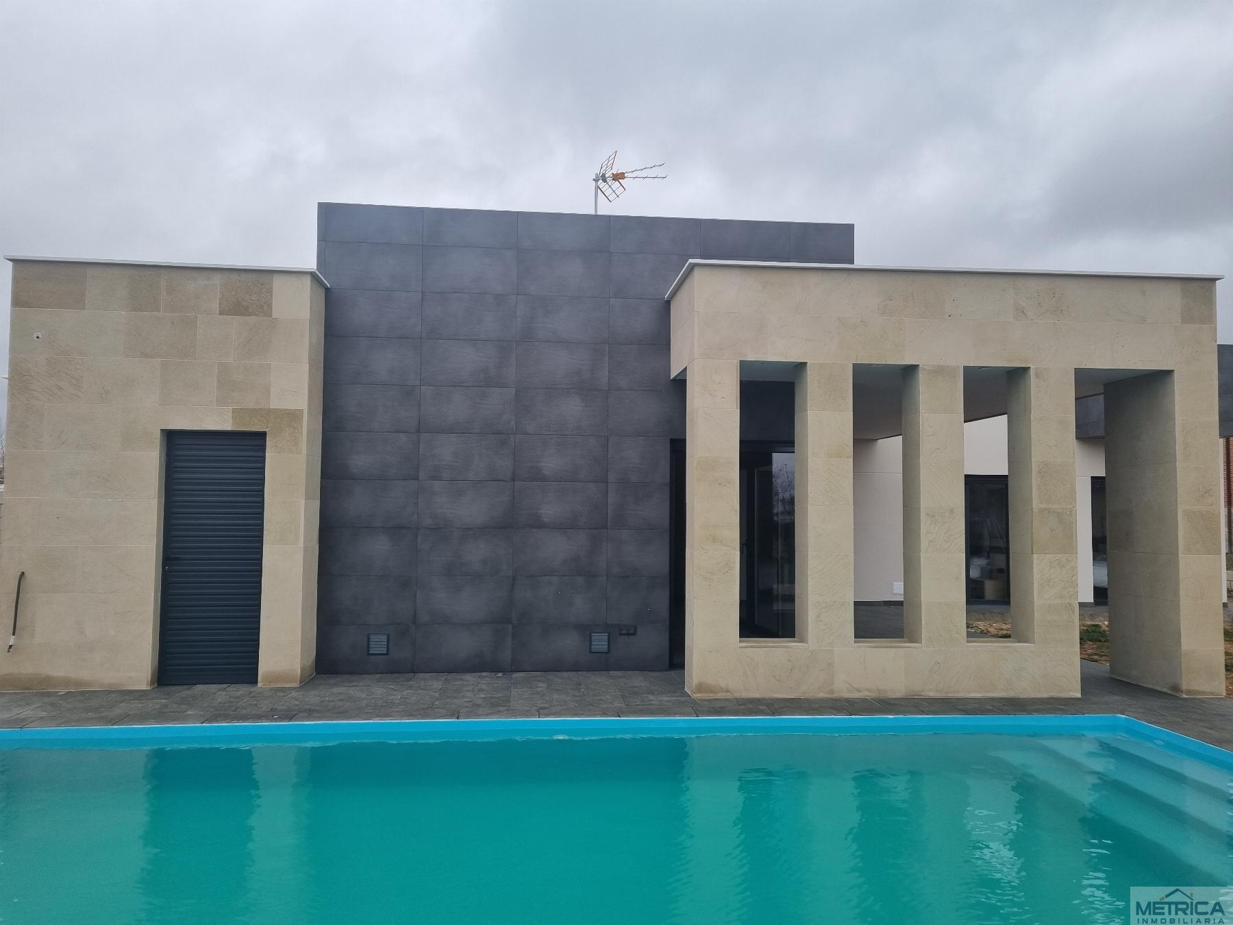 For sale of chalet in Villamayor