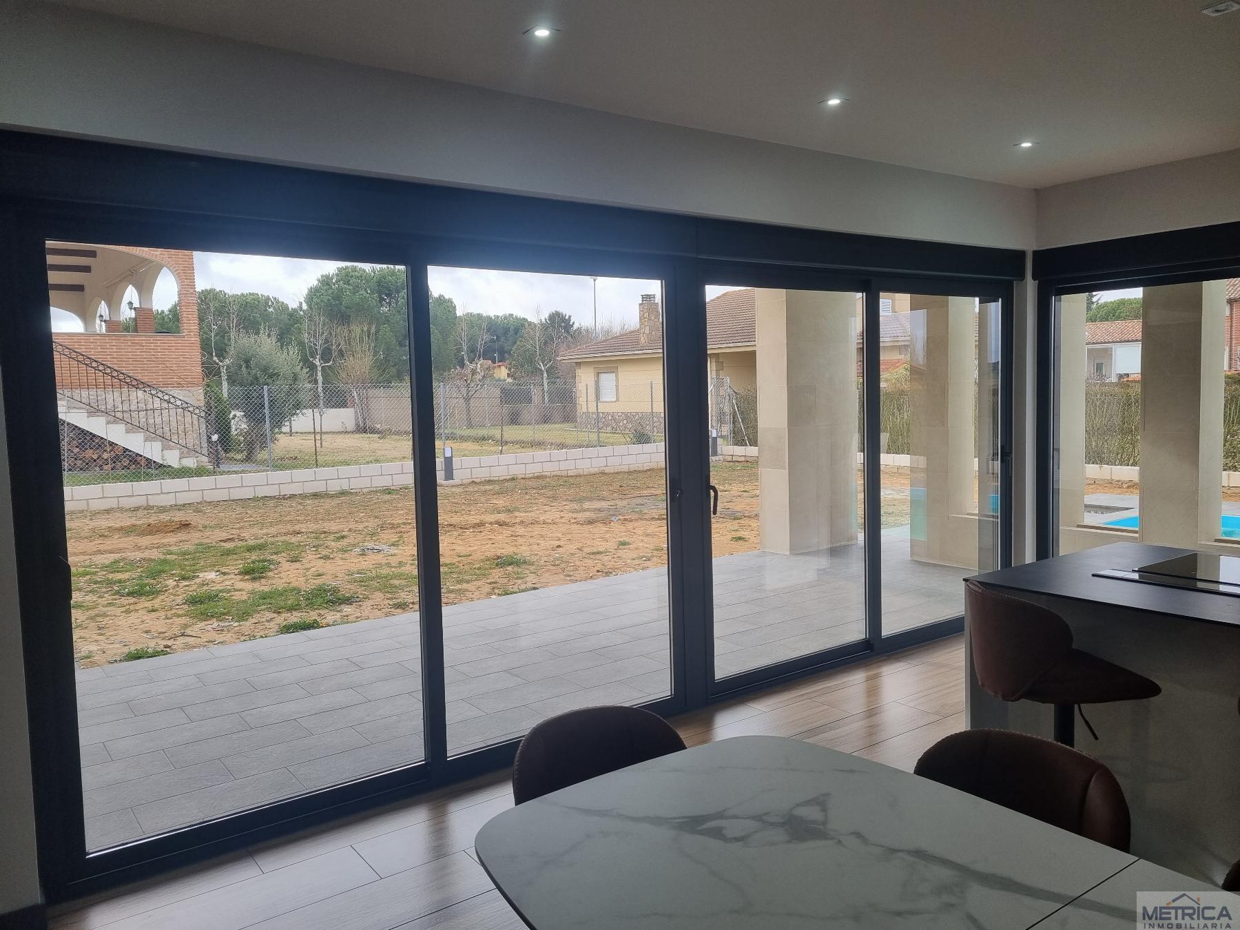 For sale of chalet in Villamayor