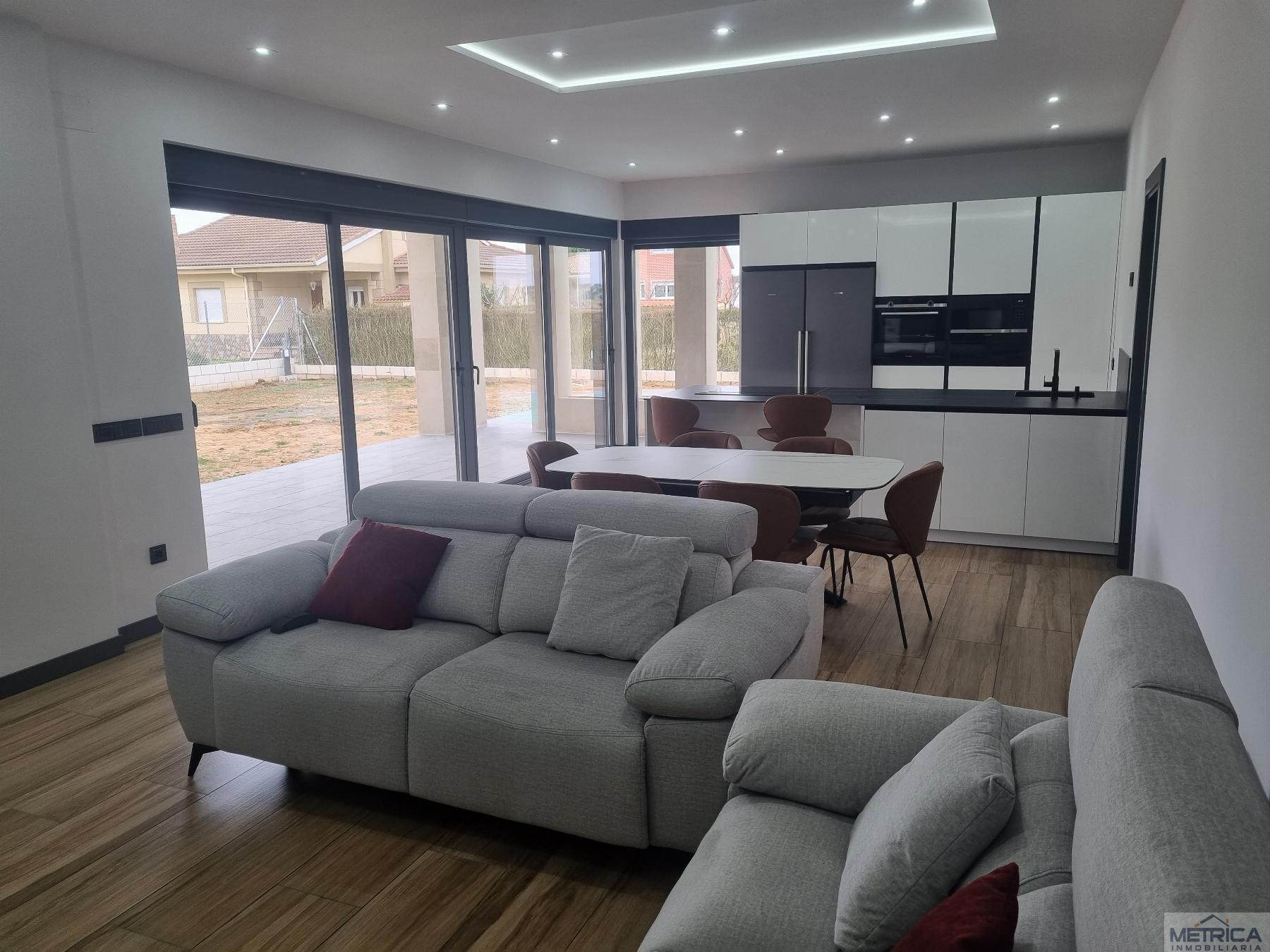 For sale of chalet in Villamayor