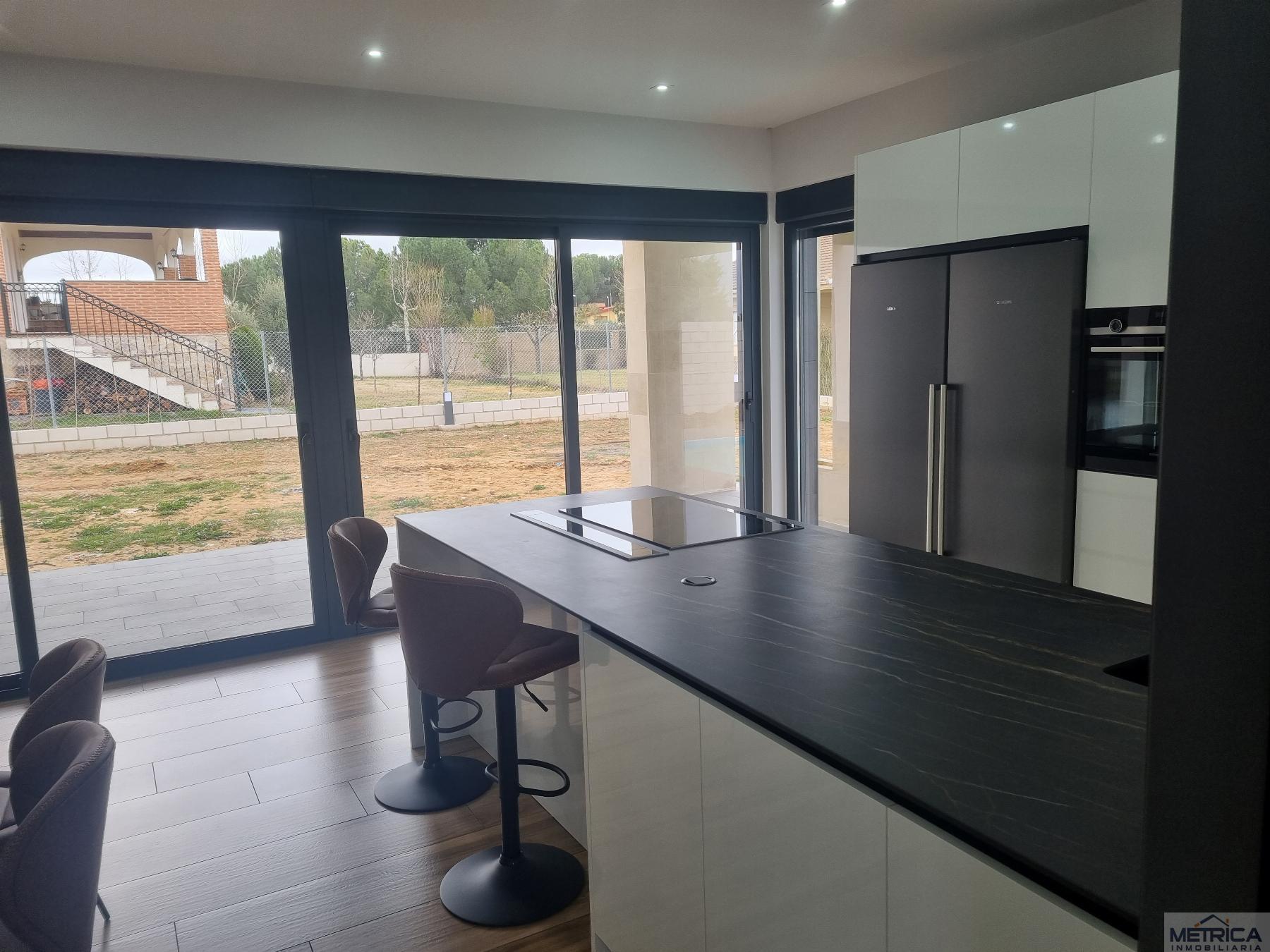 For sale of chalet in Villamayor