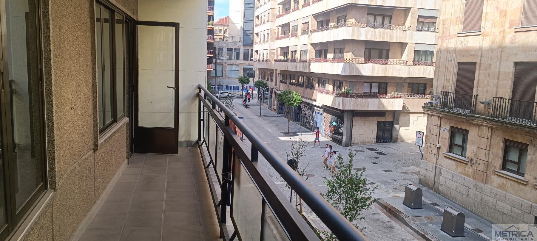 For sale of flat in Salamanca
