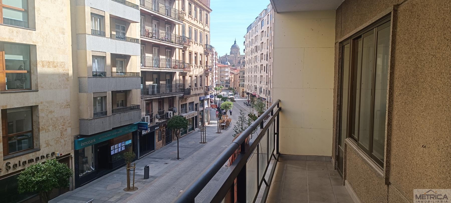 For sale of flat in Salamanca