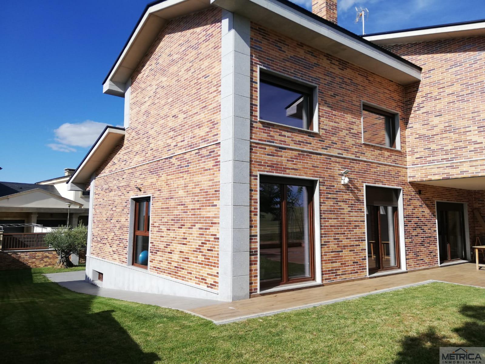 Venta de chalet en Villamayor