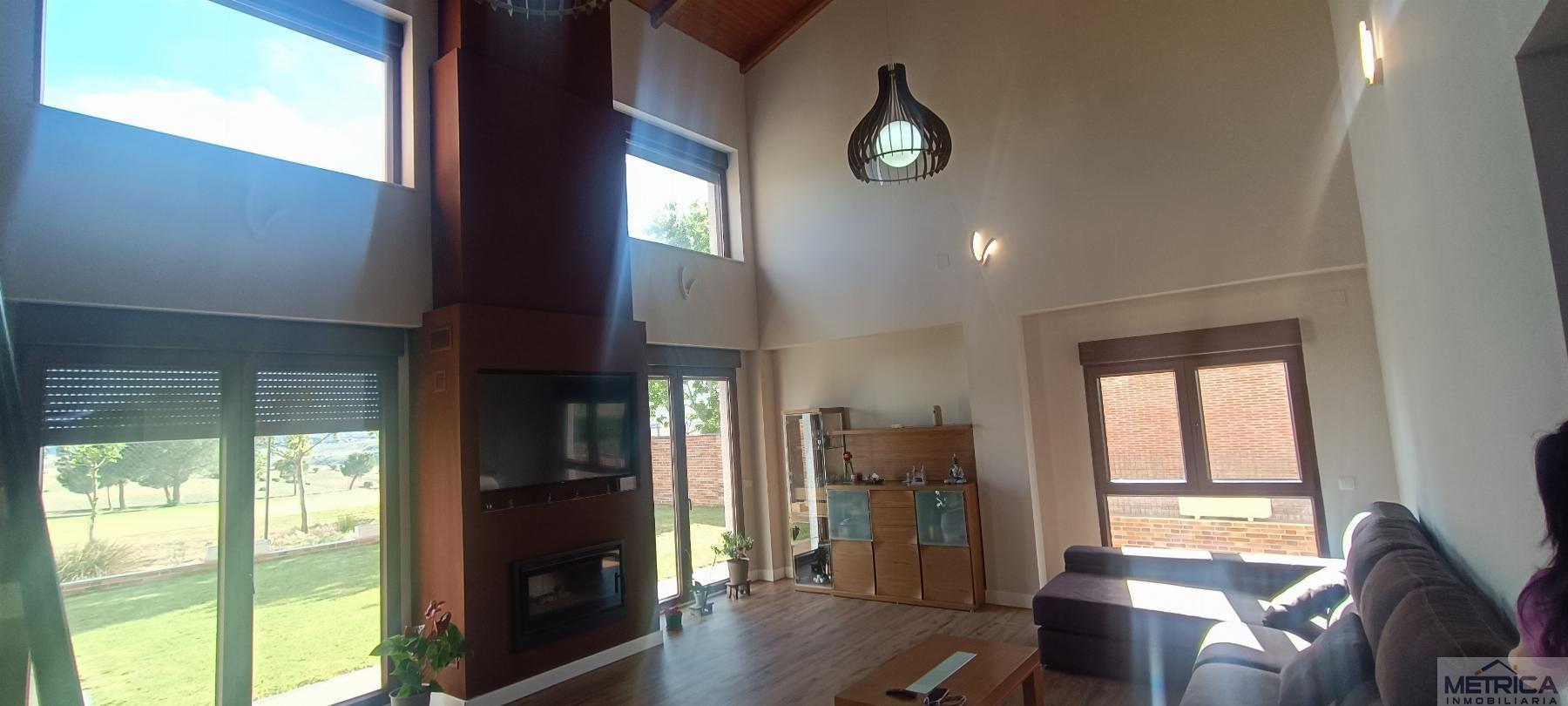 Venta de chalet en Villamayor