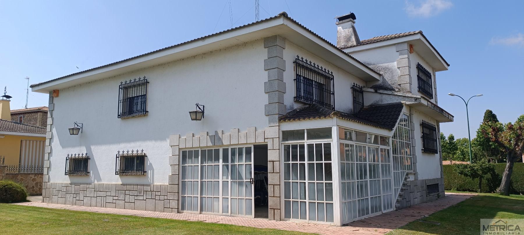 For sale of chalet in Villamayor