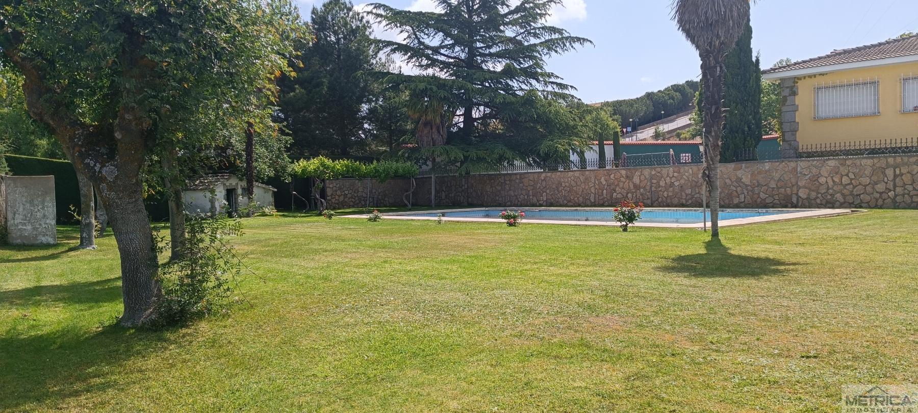 For sale of chalet in Villamayor