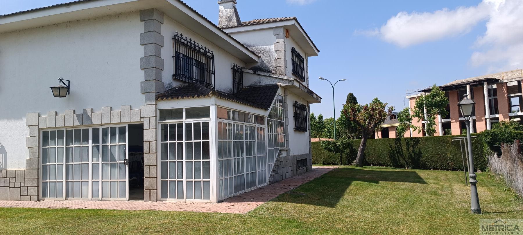 For sale of chalet in Villamayor