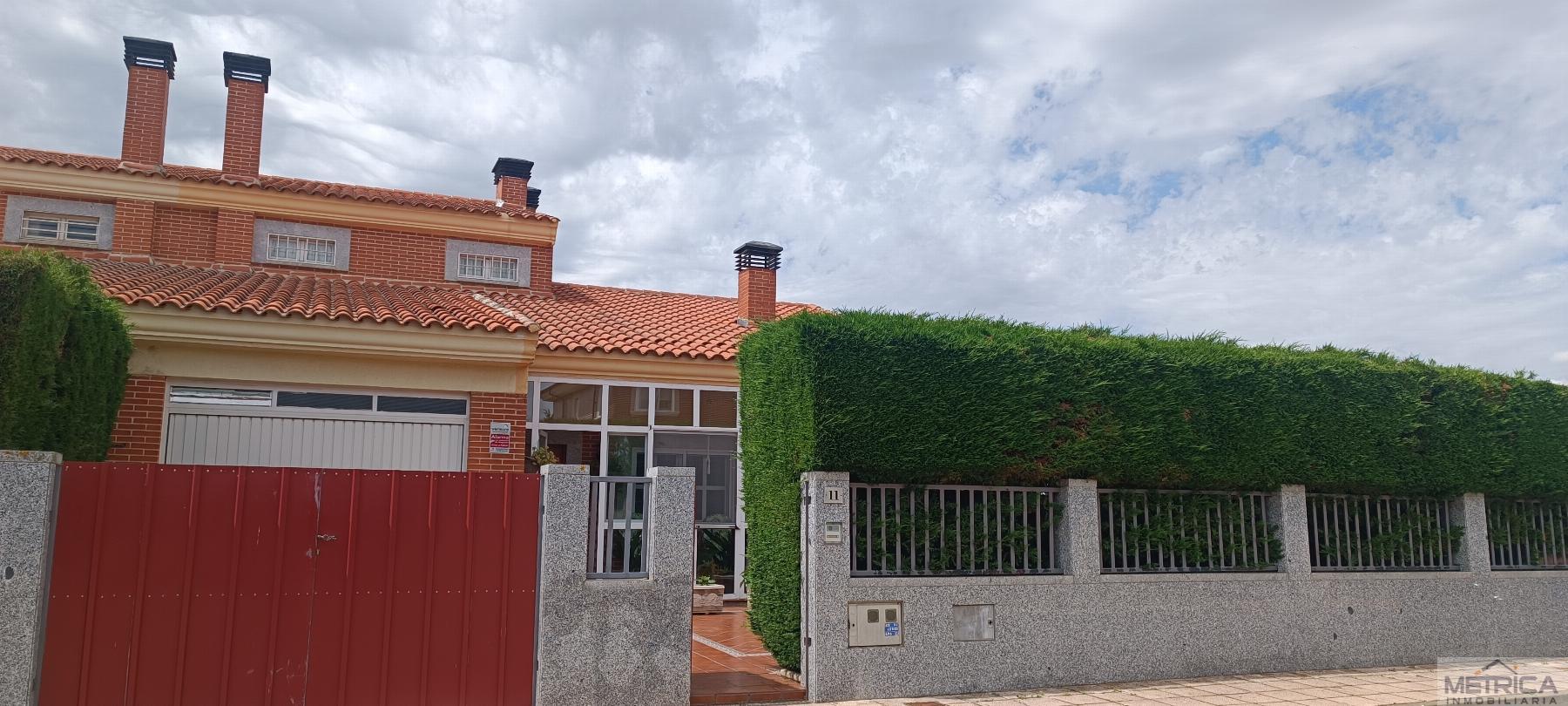 For sale of chalet in Carbajosa de la Sagrada