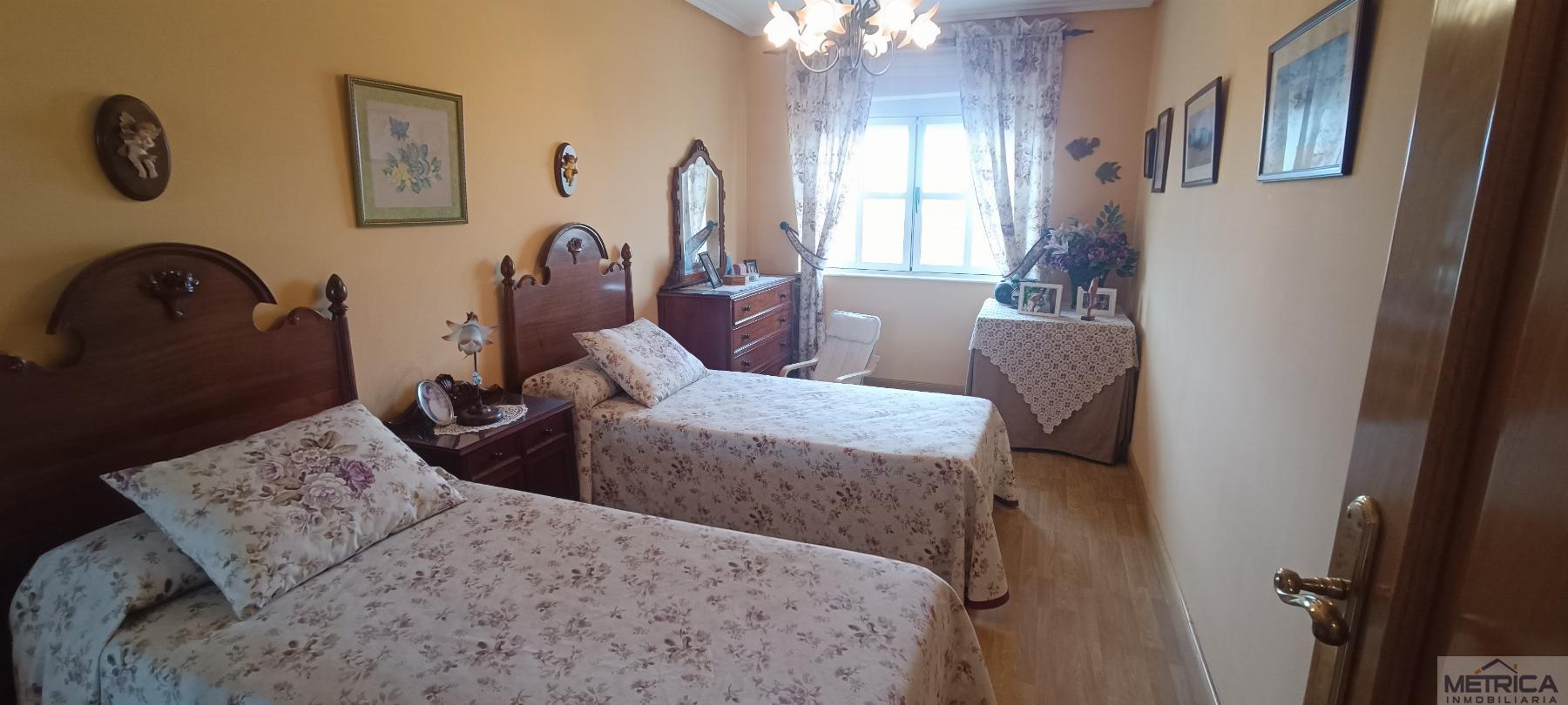 For sale of chalet in Carbajosa de la Sagrada