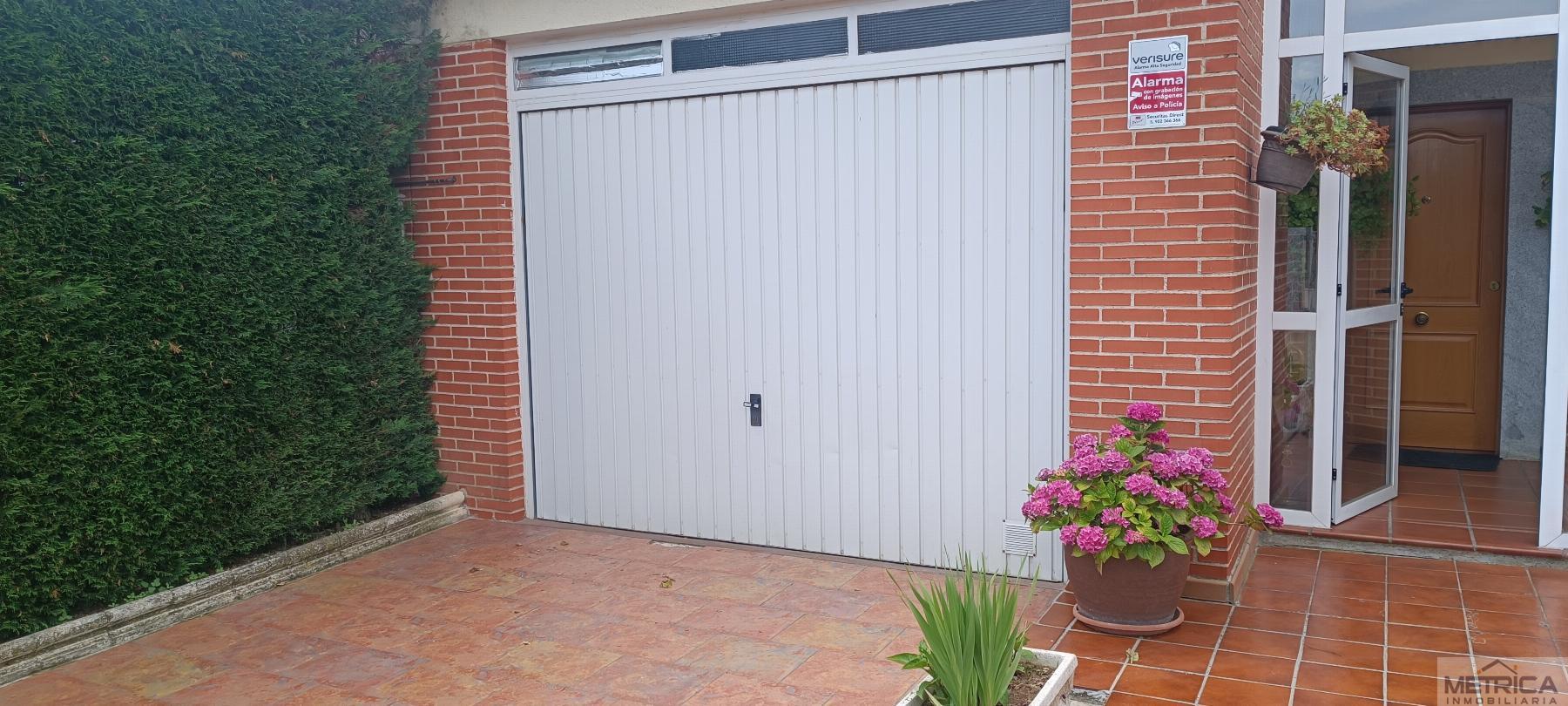 For sale of chalet in Carbajosa de la Sagrada