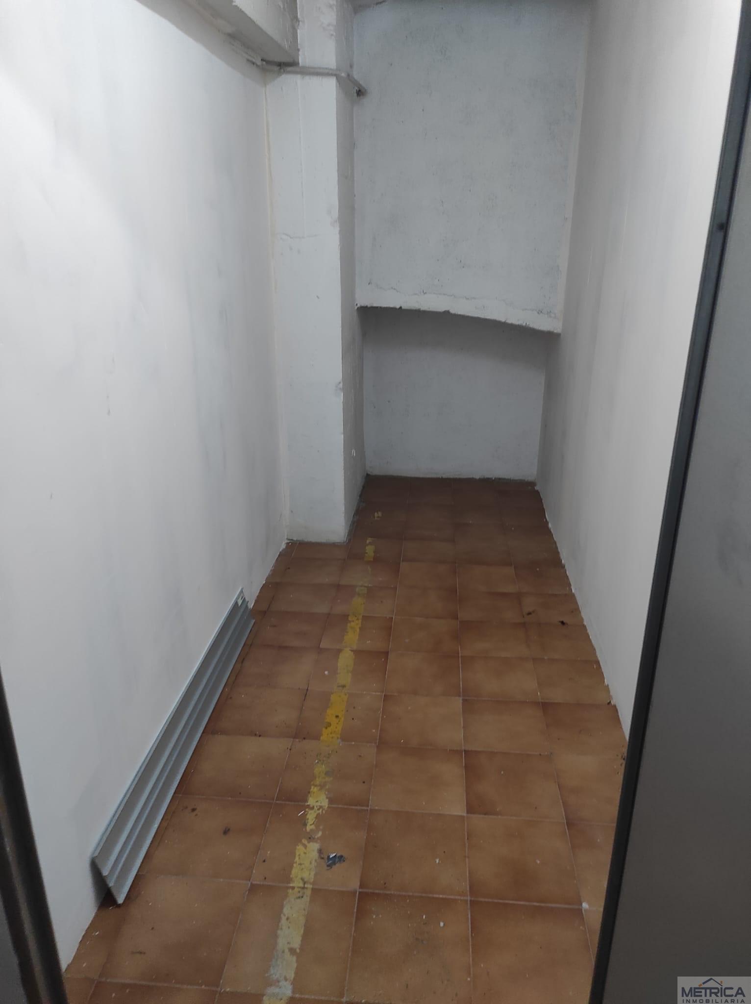 For rent of storage room in Salamanca