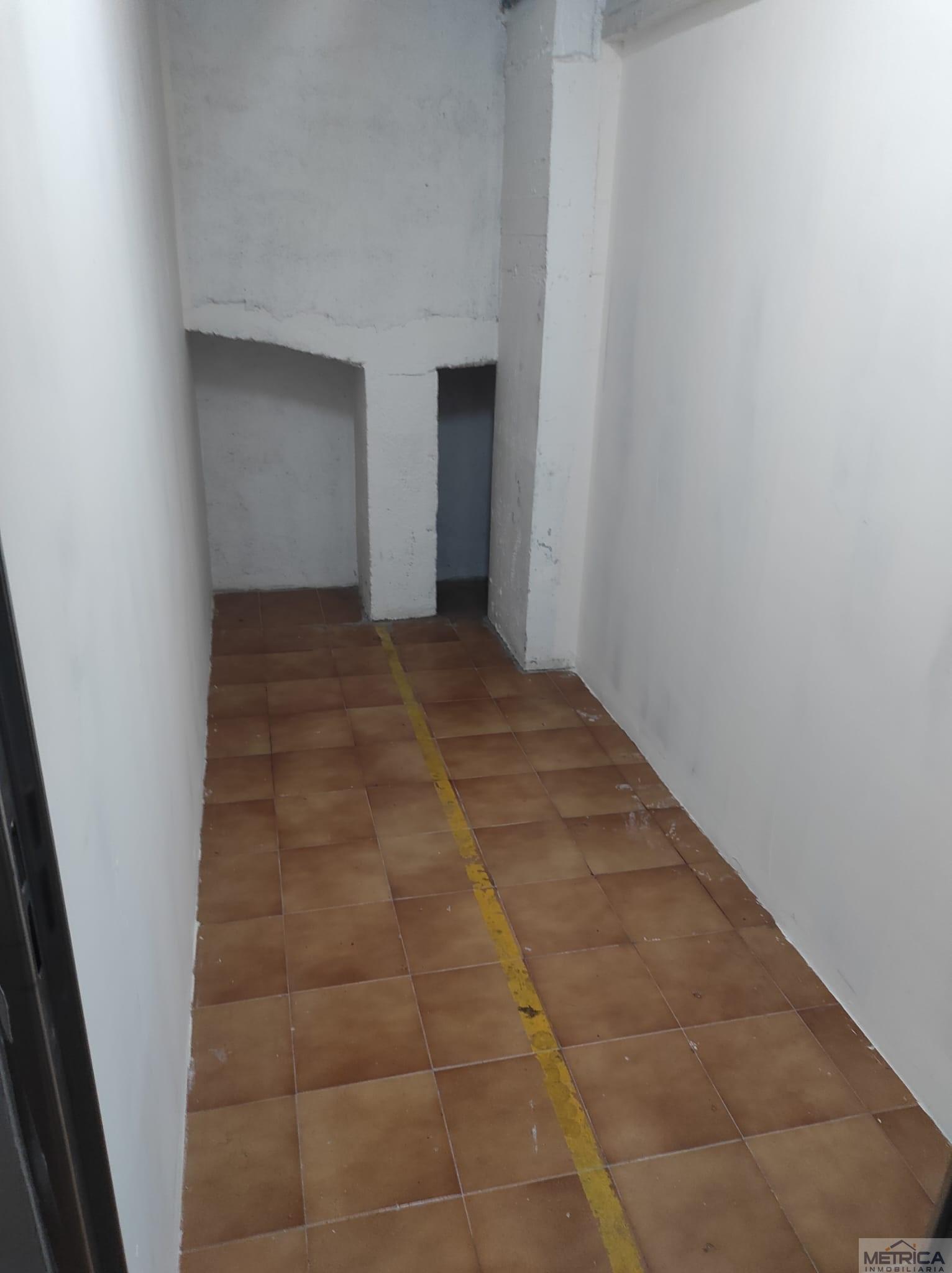 For rent of storage room in Salamanca