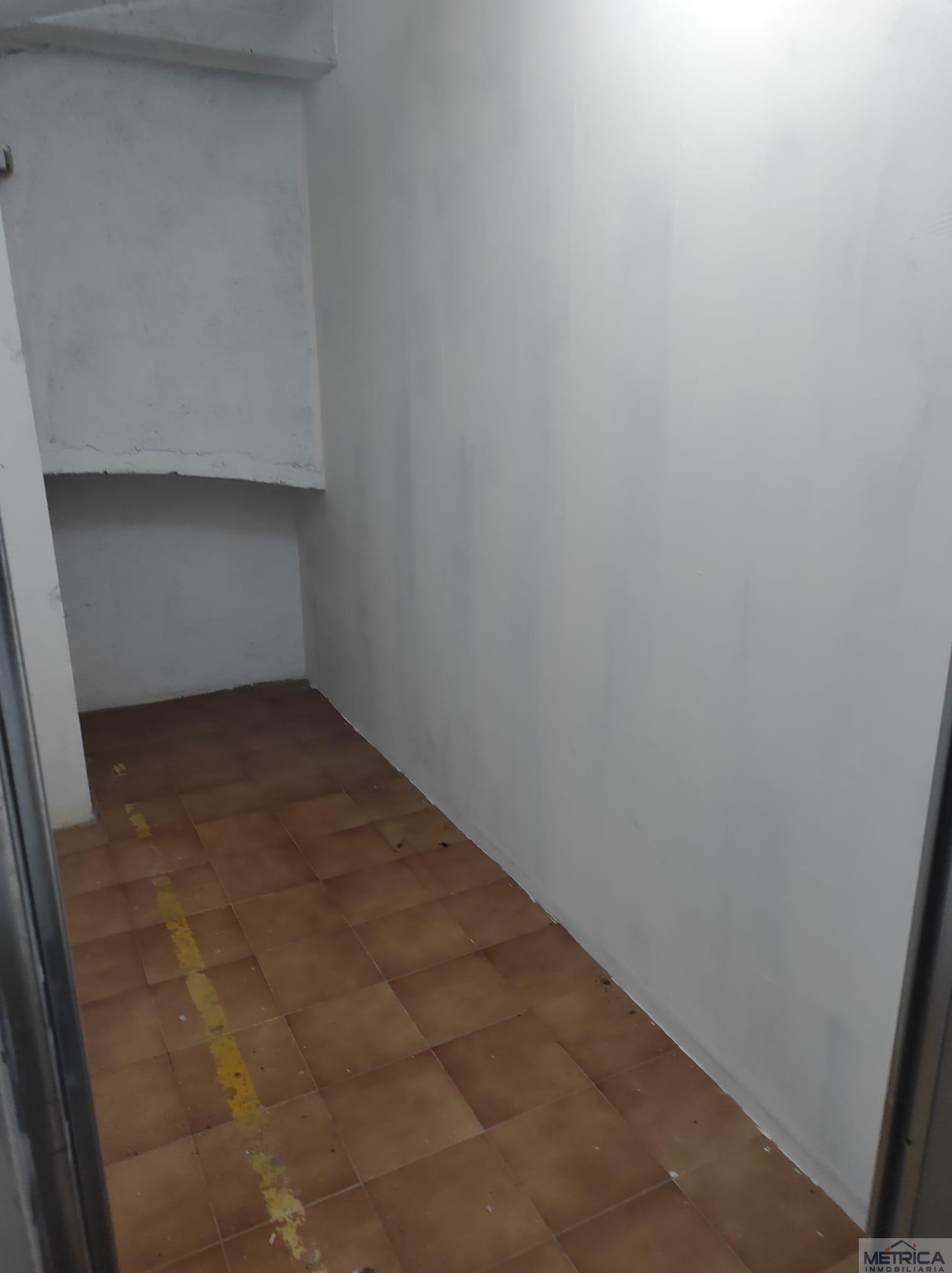 For rent of storage room in Salamanca