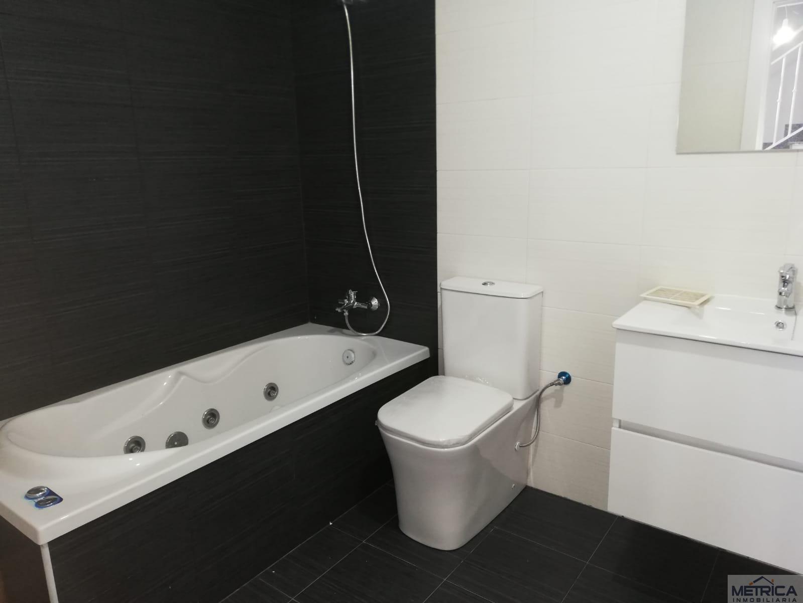 Venta de chalet en Villares de la Reina