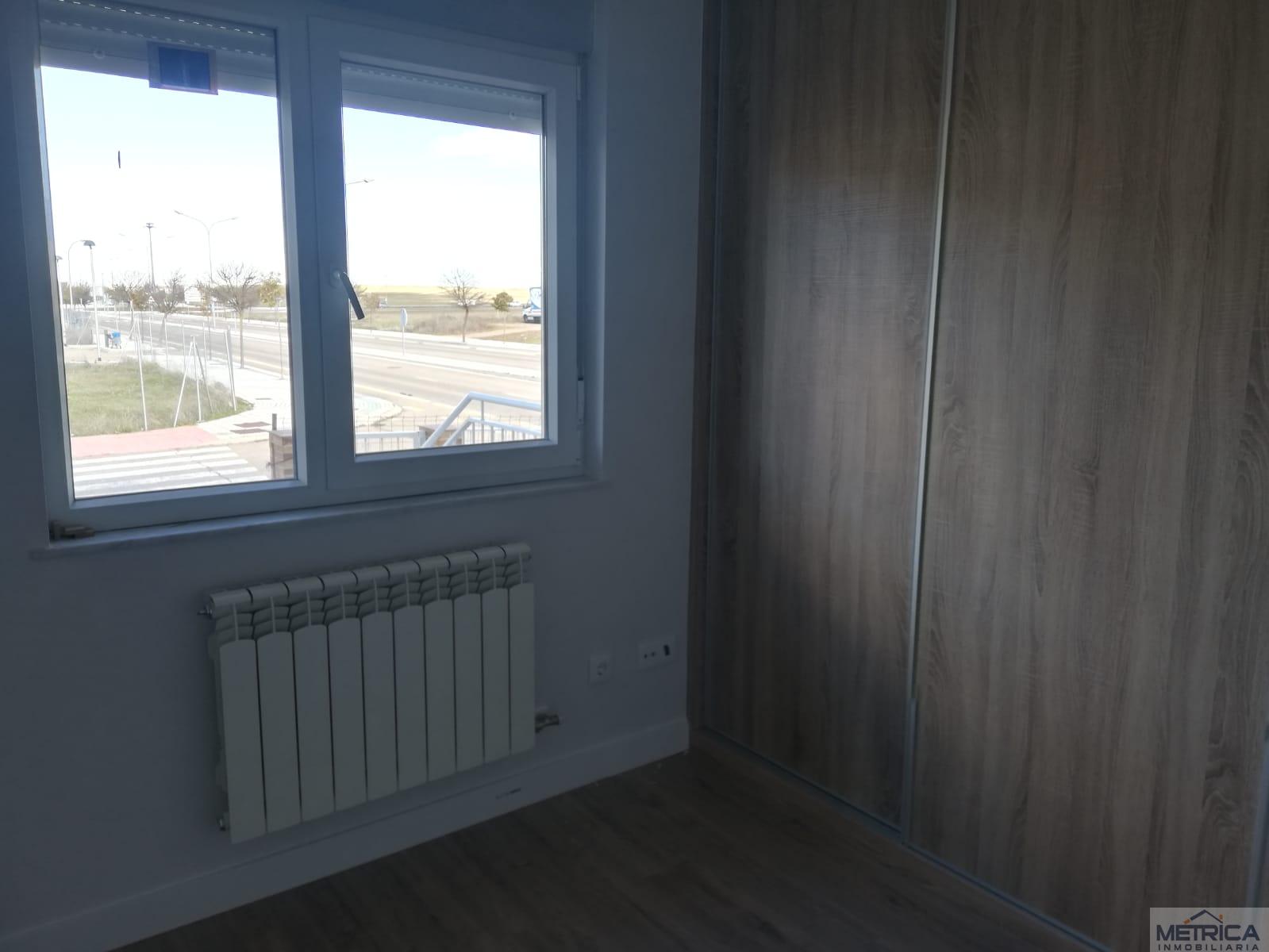 Venta de chalet en Villares de la Reina