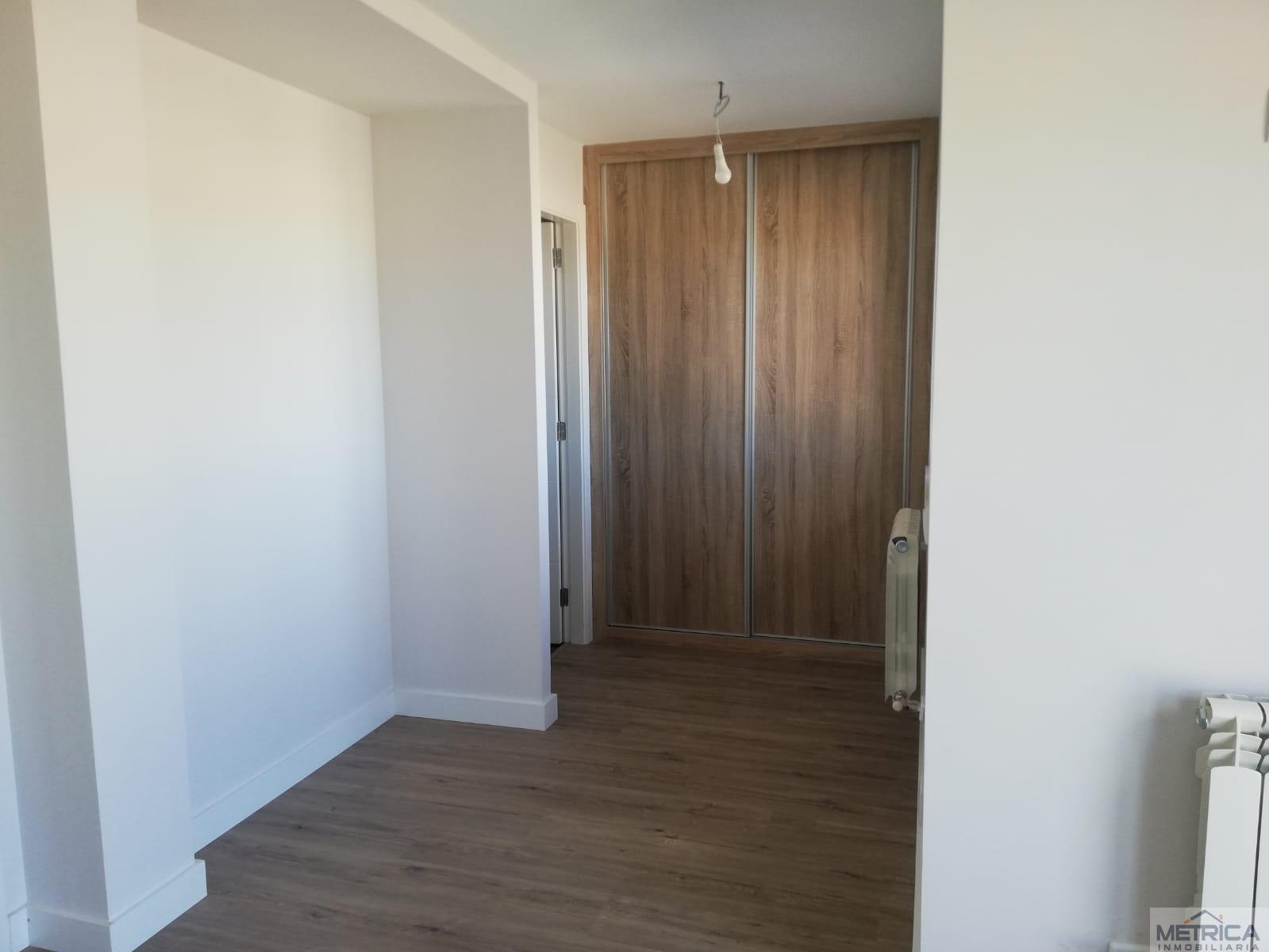 Venta de chalet en Villares de la Reina