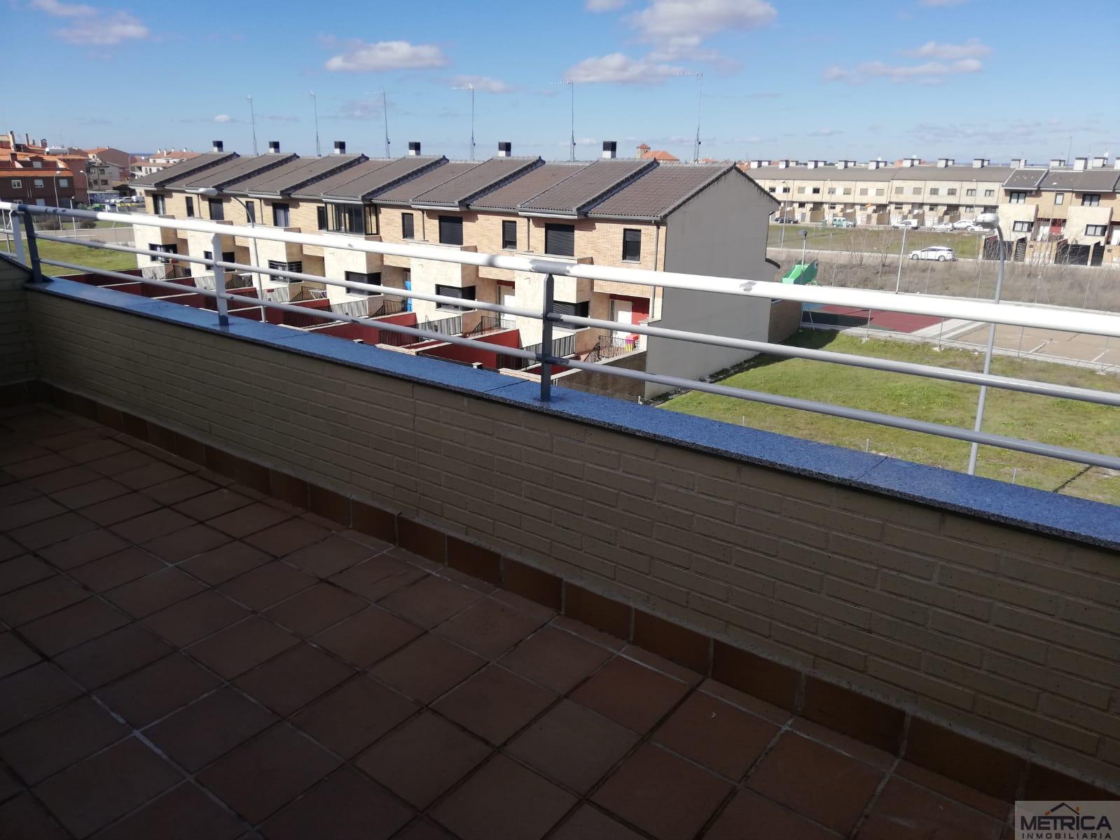 Venta de chalet en Villares de la Reina