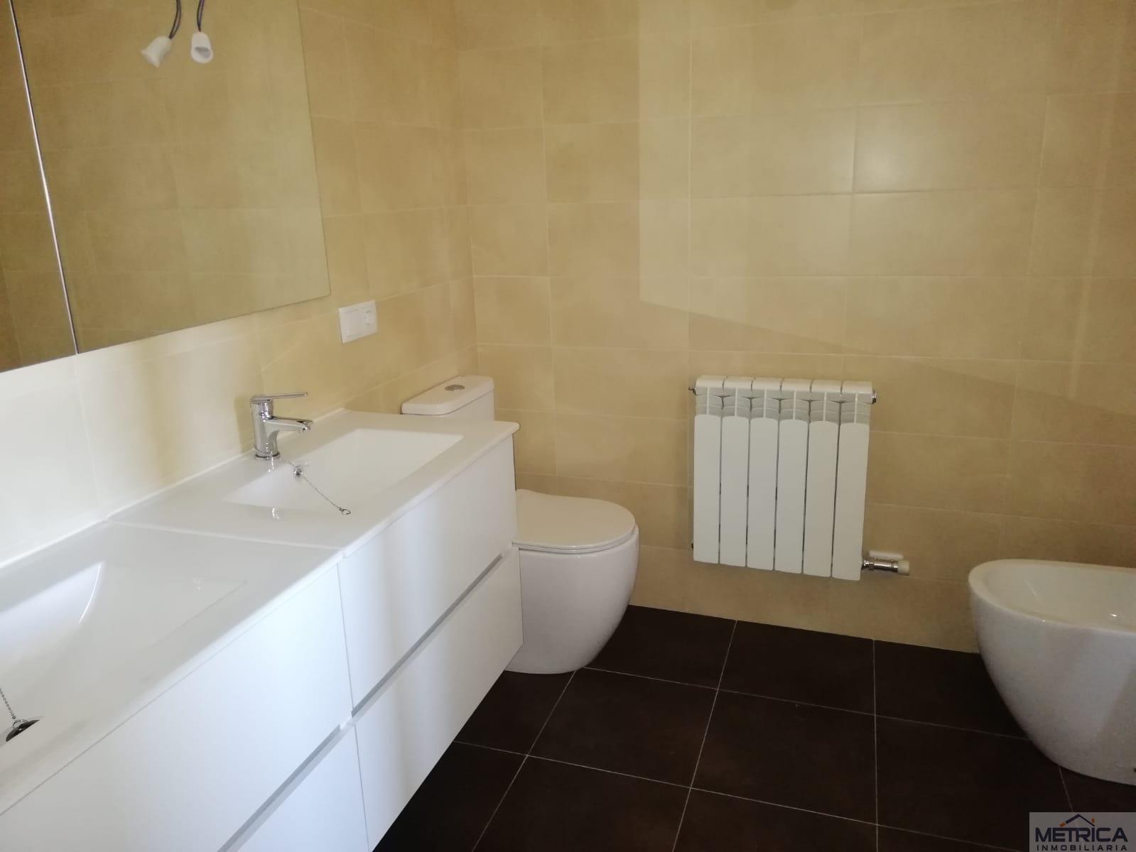 Venta de chalet en Villares de la Reina