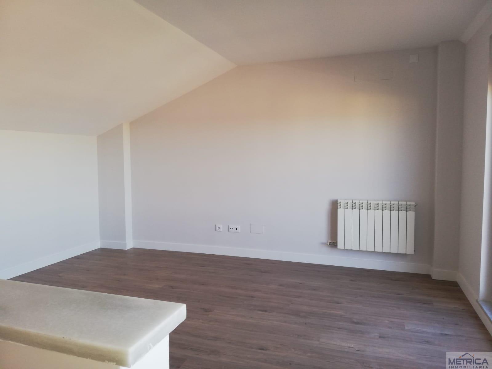 Venta de chalet en Villares de la Reina