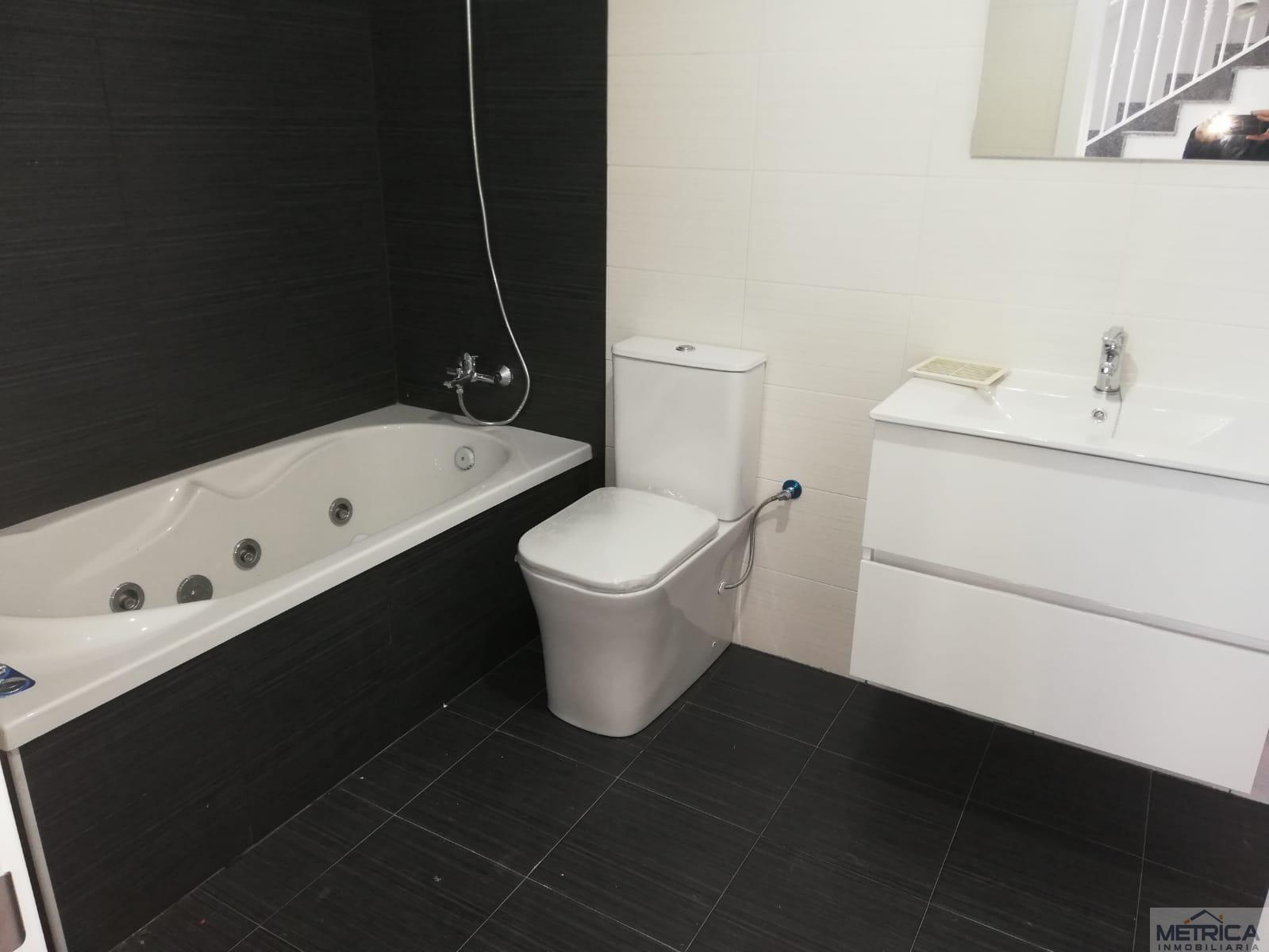 Venta de chalet en Villares de la Reina