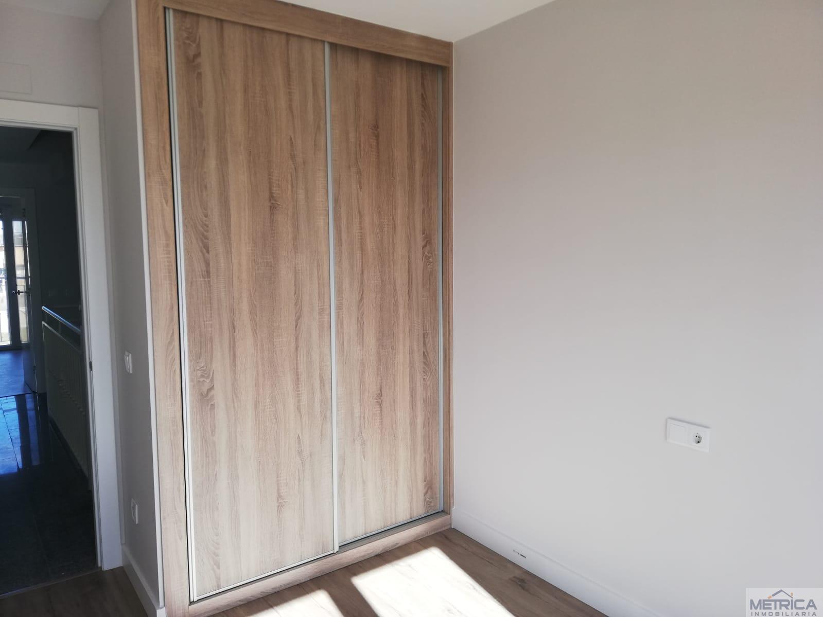 Venta de chalet en Villares de la Reina