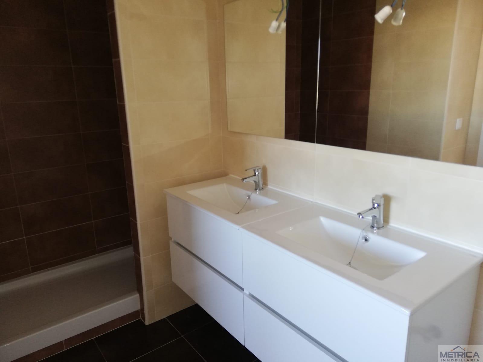 Venta de chalet en Villares de la Reina