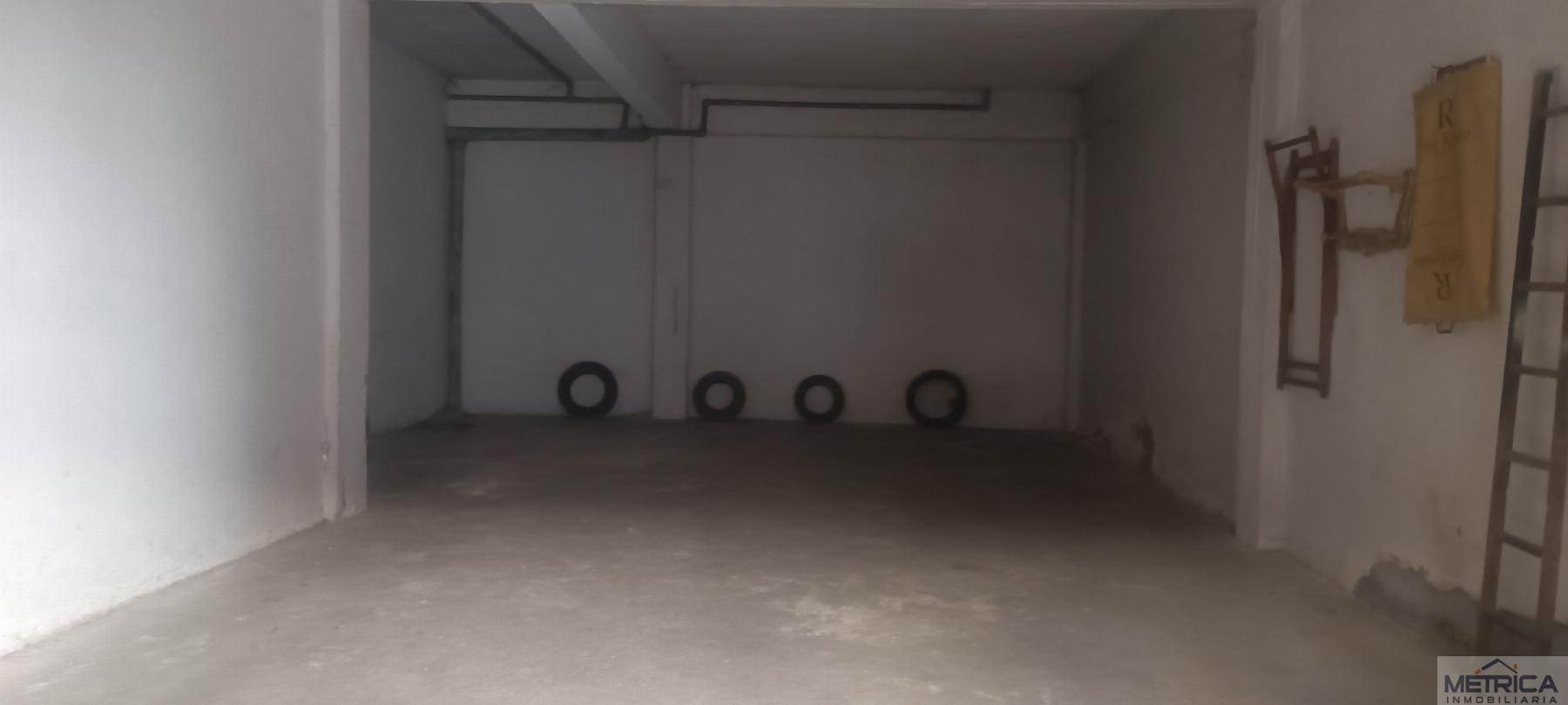 For sale of commercial in Salamanca