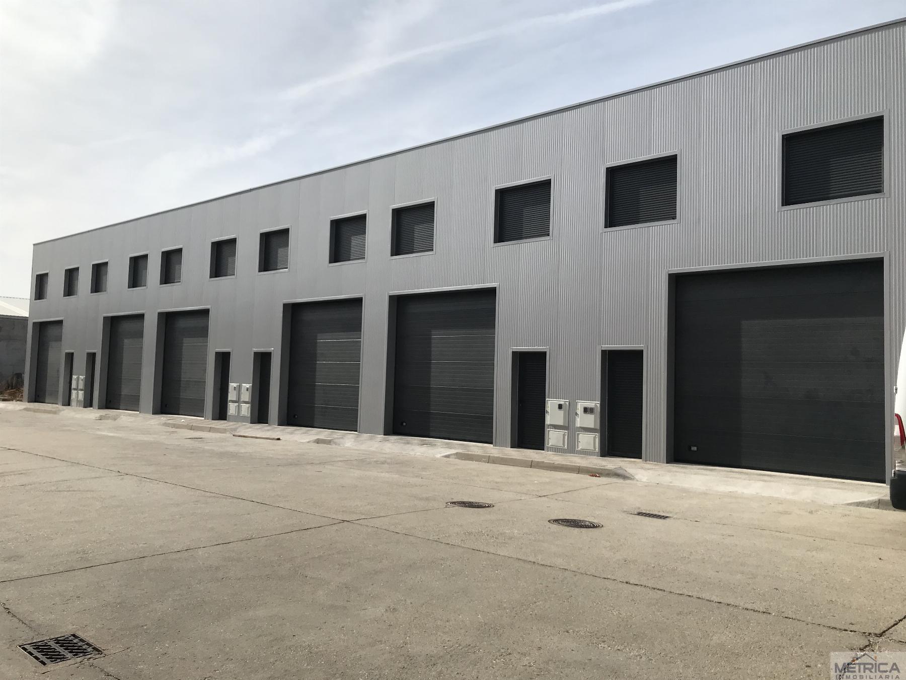For sale of industrial plant/warehouse in Villares de la Reina