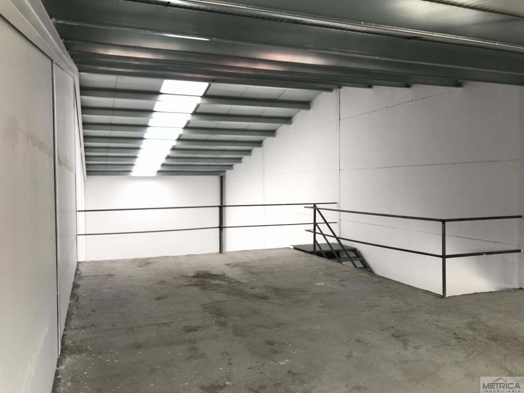 For sale of industrial plant/warehouse in Villares de la Reina