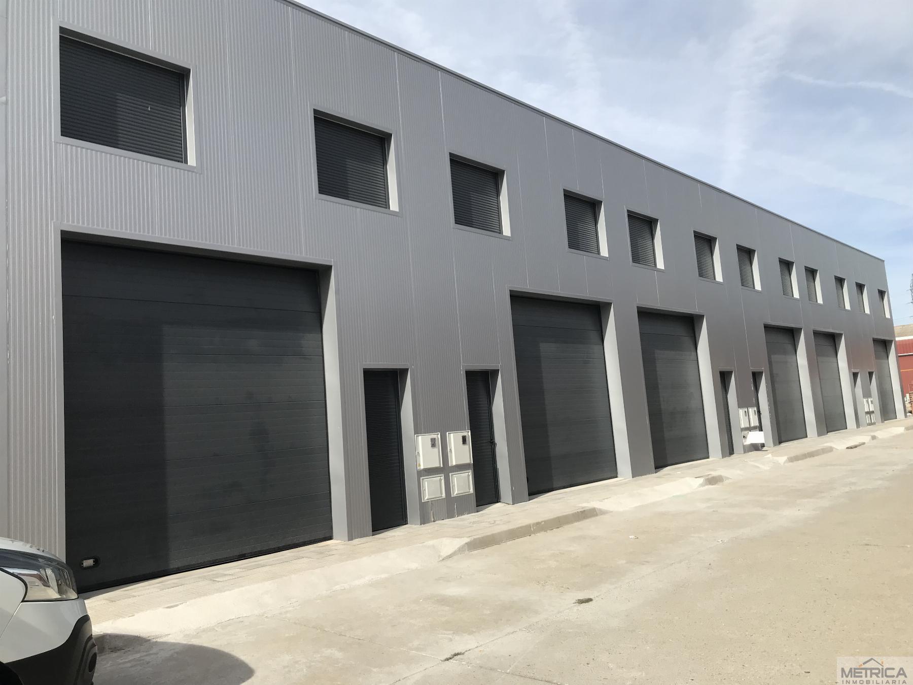 For sale of industrial plant/warehouse in Villares de la Reina