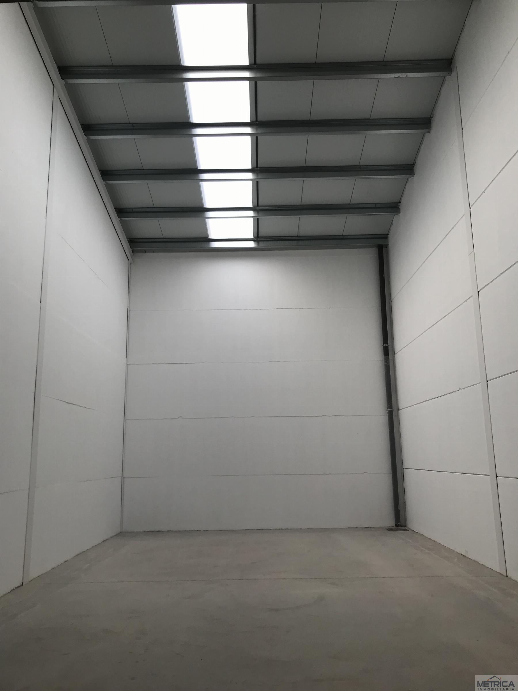 For sale of industrial plant/warehouse in Villares de la Reina