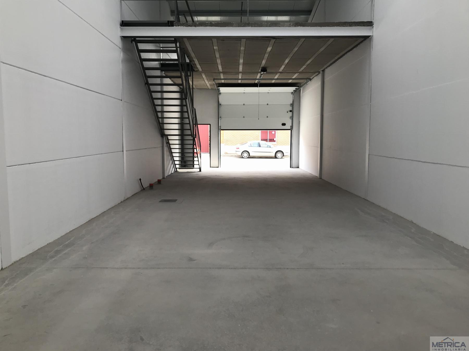 For sale of industrial plant/warehouse in Villares de la Reina