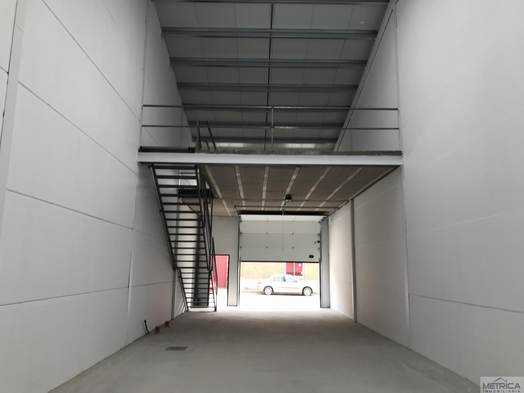 For sale of industrial plant/warehouse in Villares de la Reina