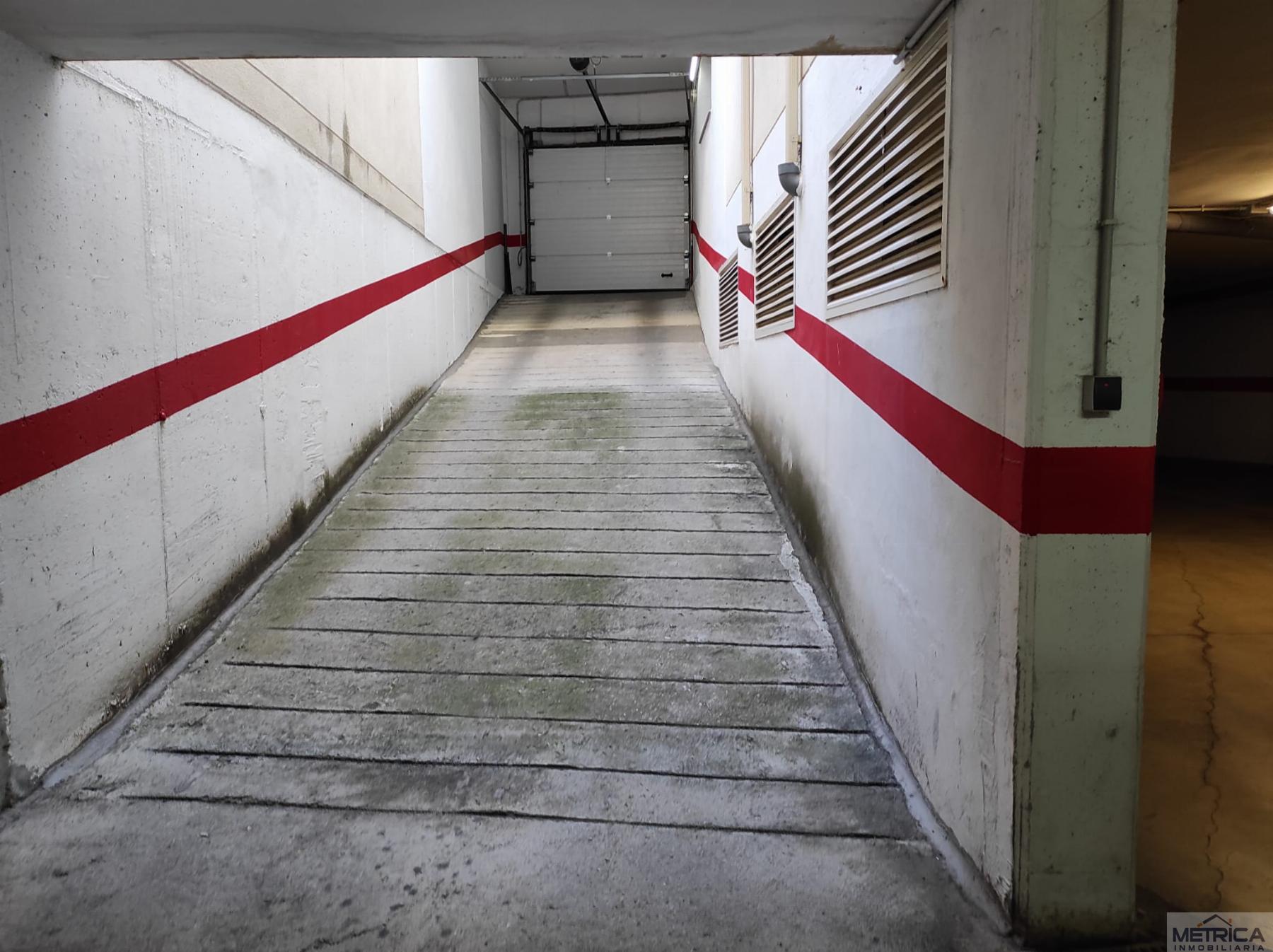 For sale of garage in Castellanos de Moriscos