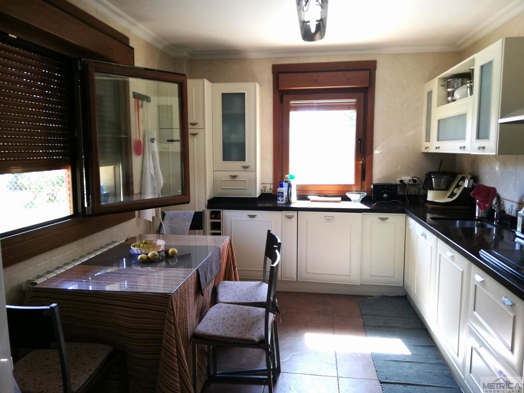 For sale of chalet in Castellanos de Moriscos