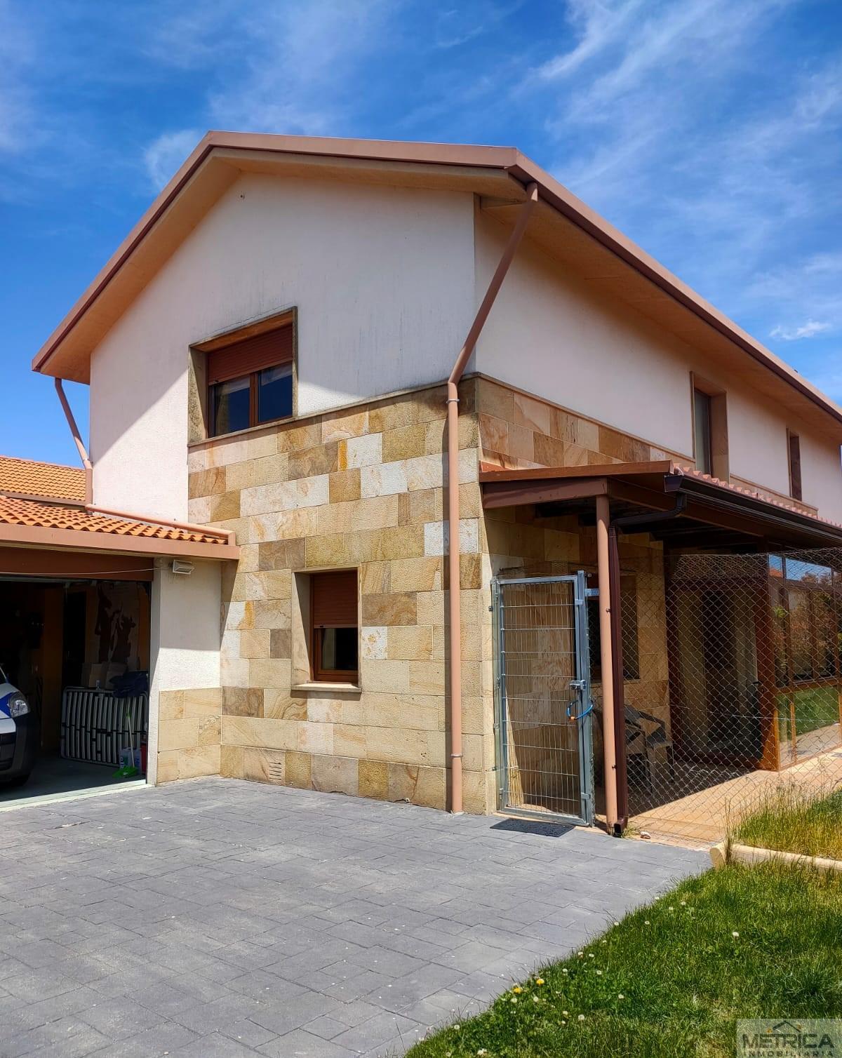 For sale of chalet in Castellanos de Moriscos