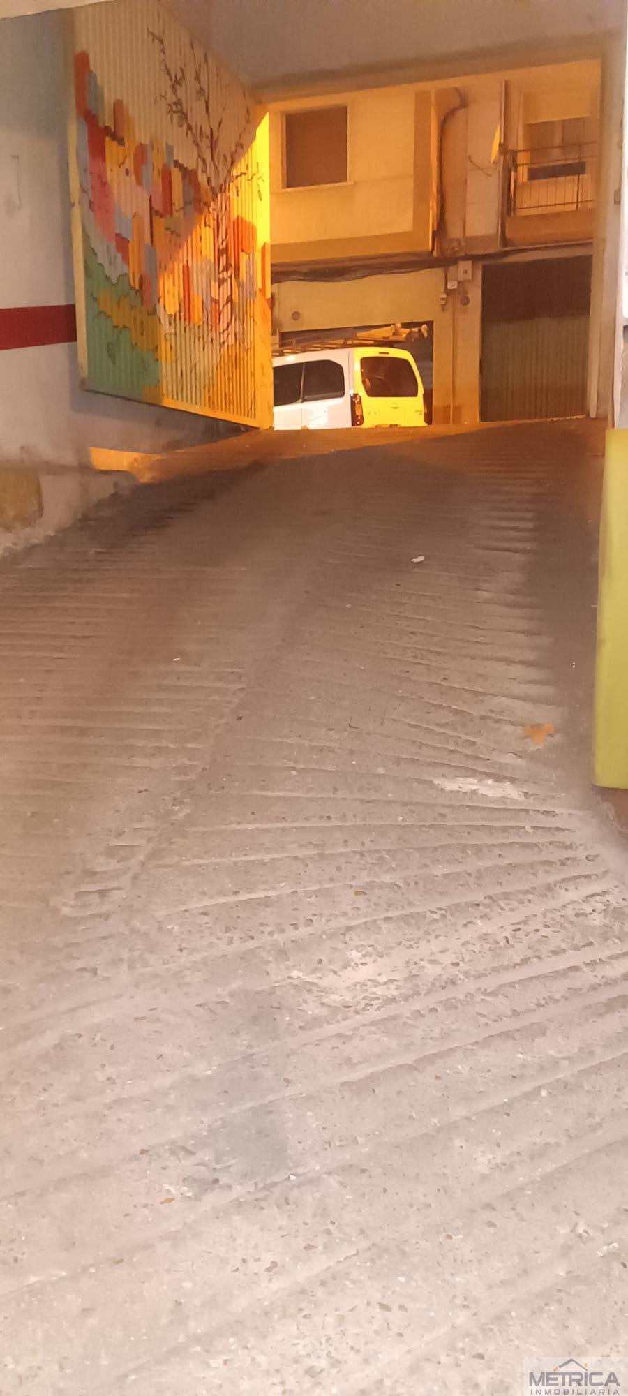 For sale of garage in Salamanca