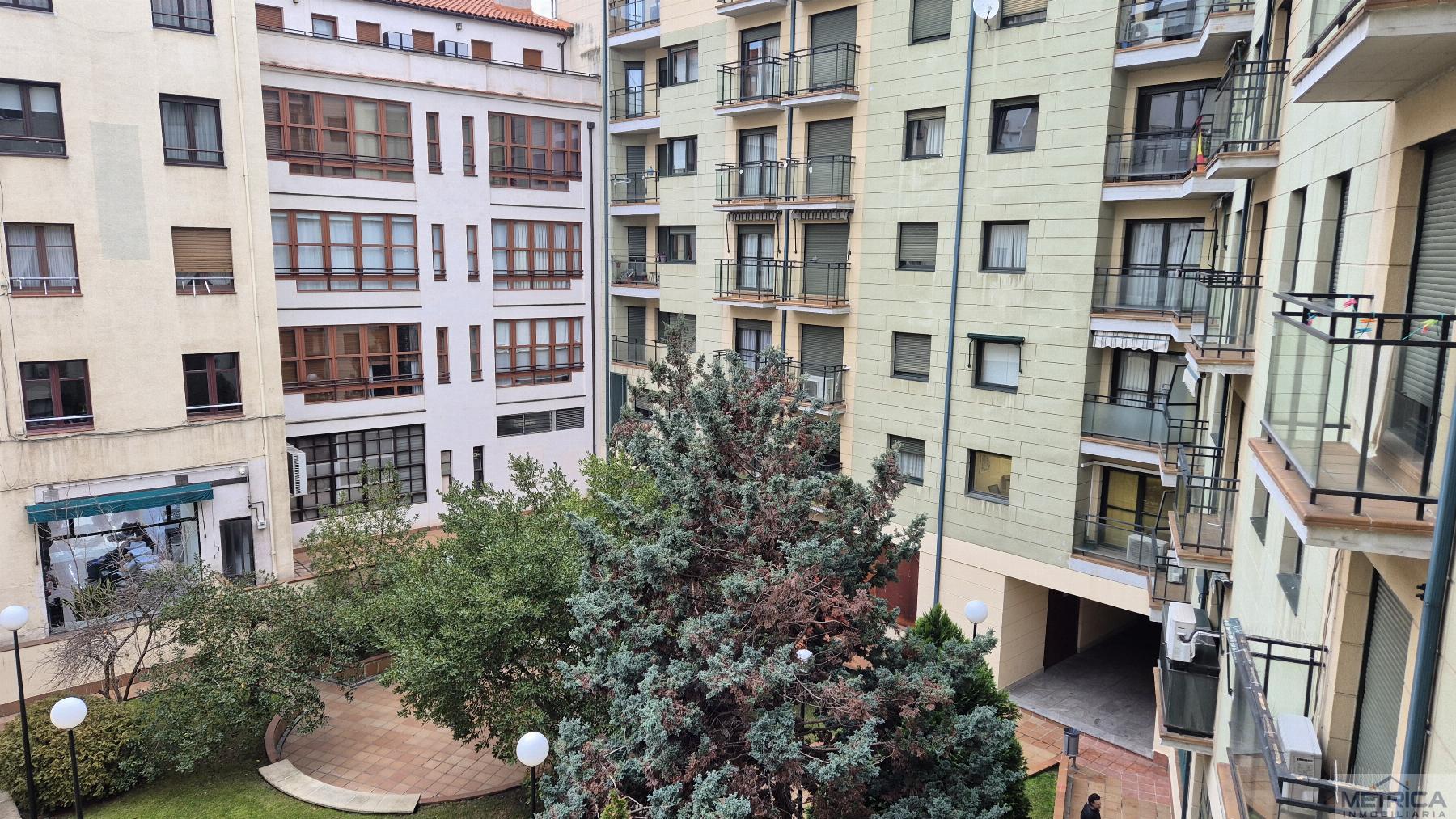 For sale of flat in Salamanca
