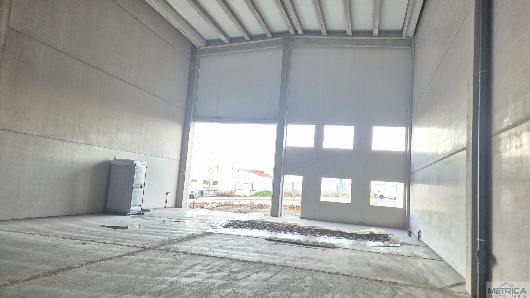 For sale of industrial plant/warehouse in Carbajosa de la Sagrada