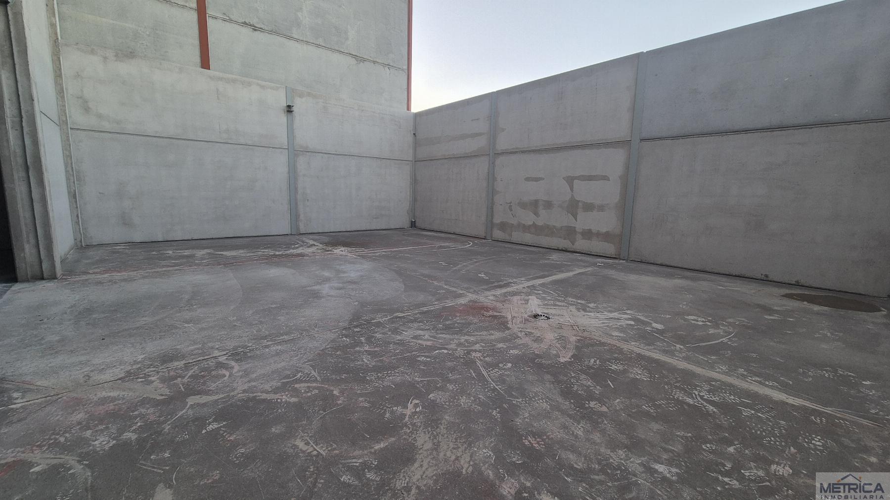 For sale of industrial plant/warehouse in Carbajosa de la Sagrada