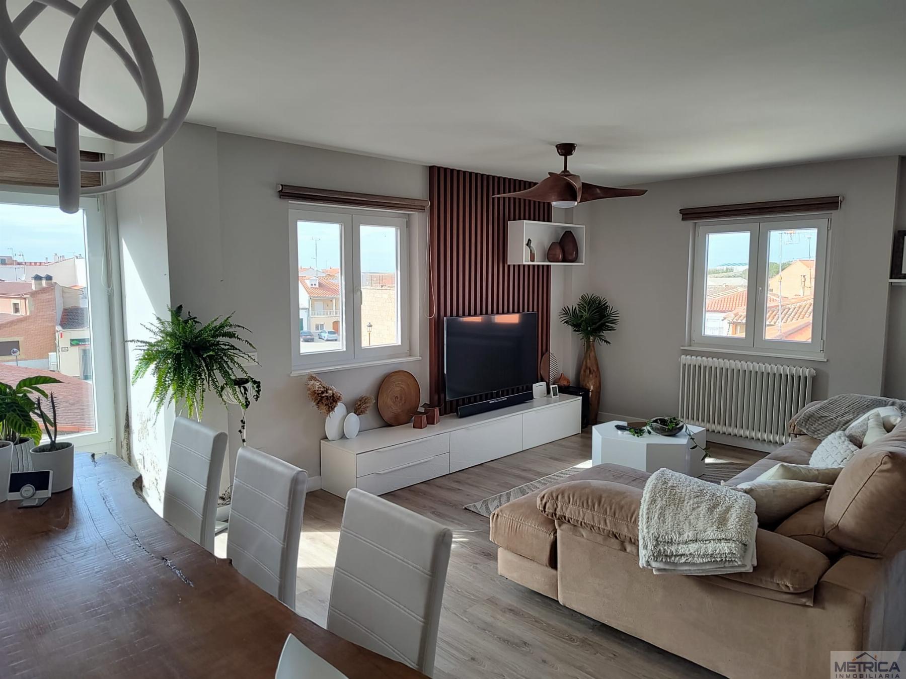 For sale of flat in Calzada de Valdunciel