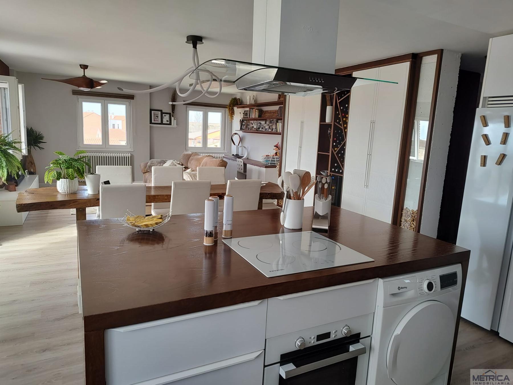 For sale of flat in Calzada de Valdunciel