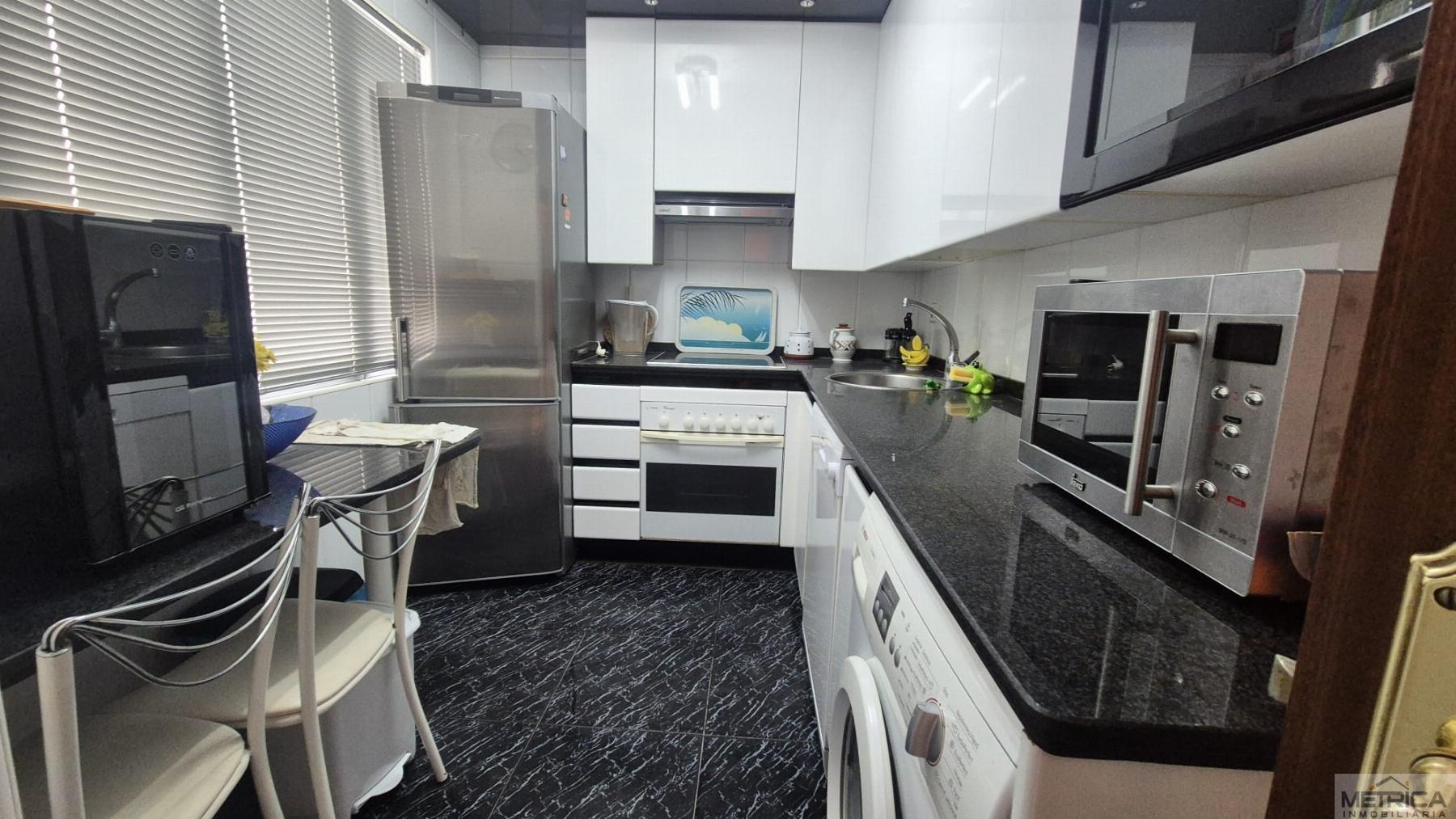 For sale of penthouse in Salamanca