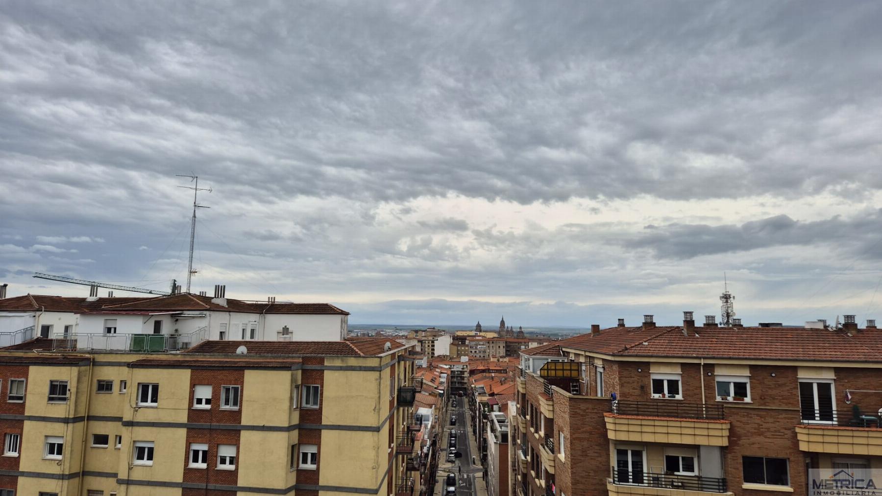 For sale of penthouse in Salamanca