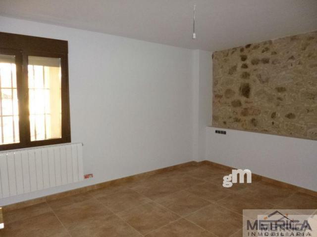 For sale of house in Valverdón