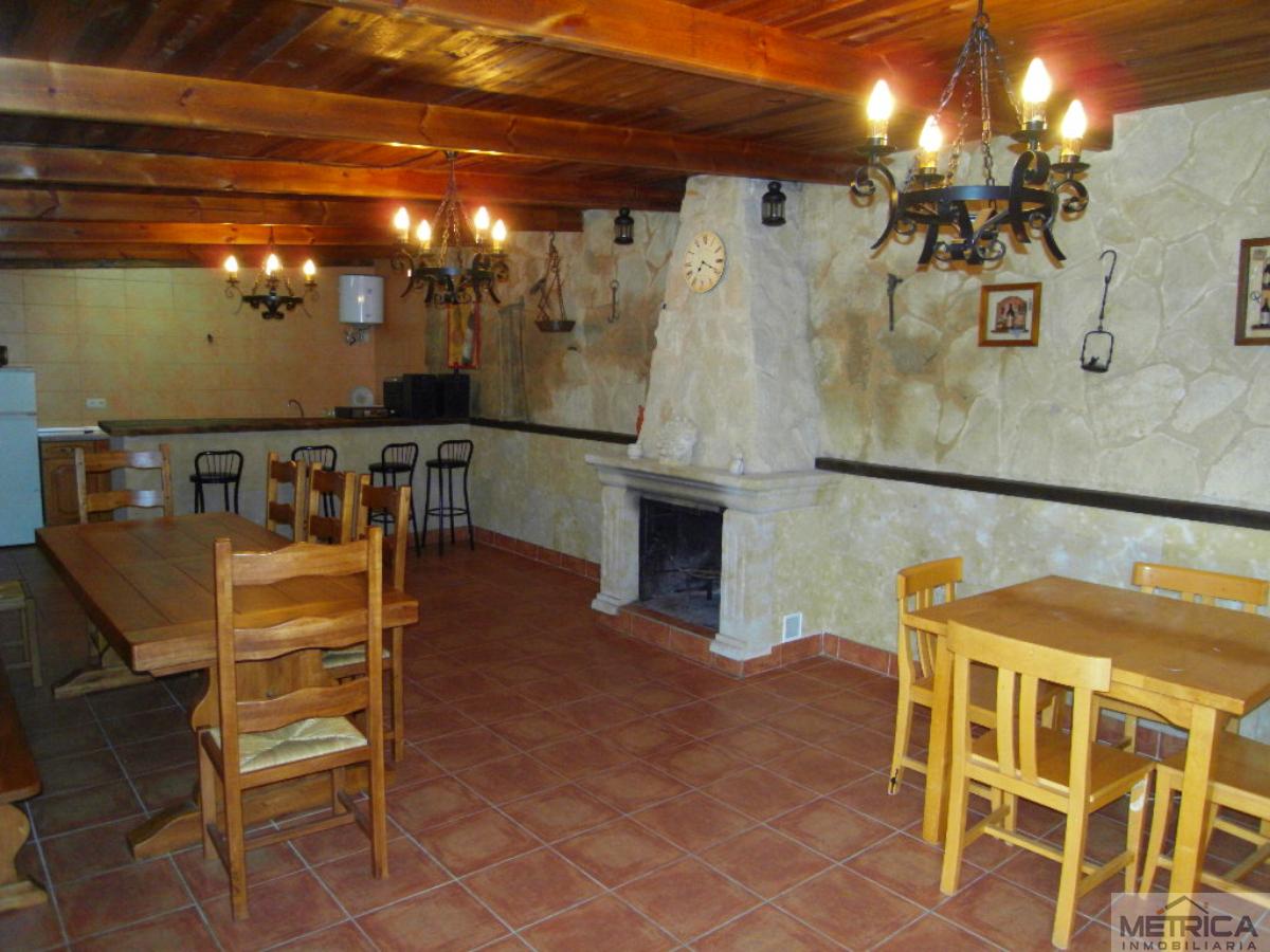 For sale of chalet in Villamayor