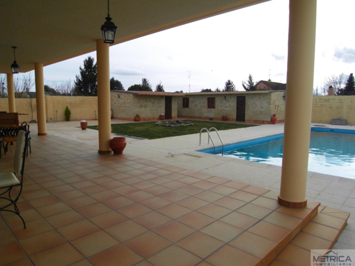 For sale of chalet in Villamayor