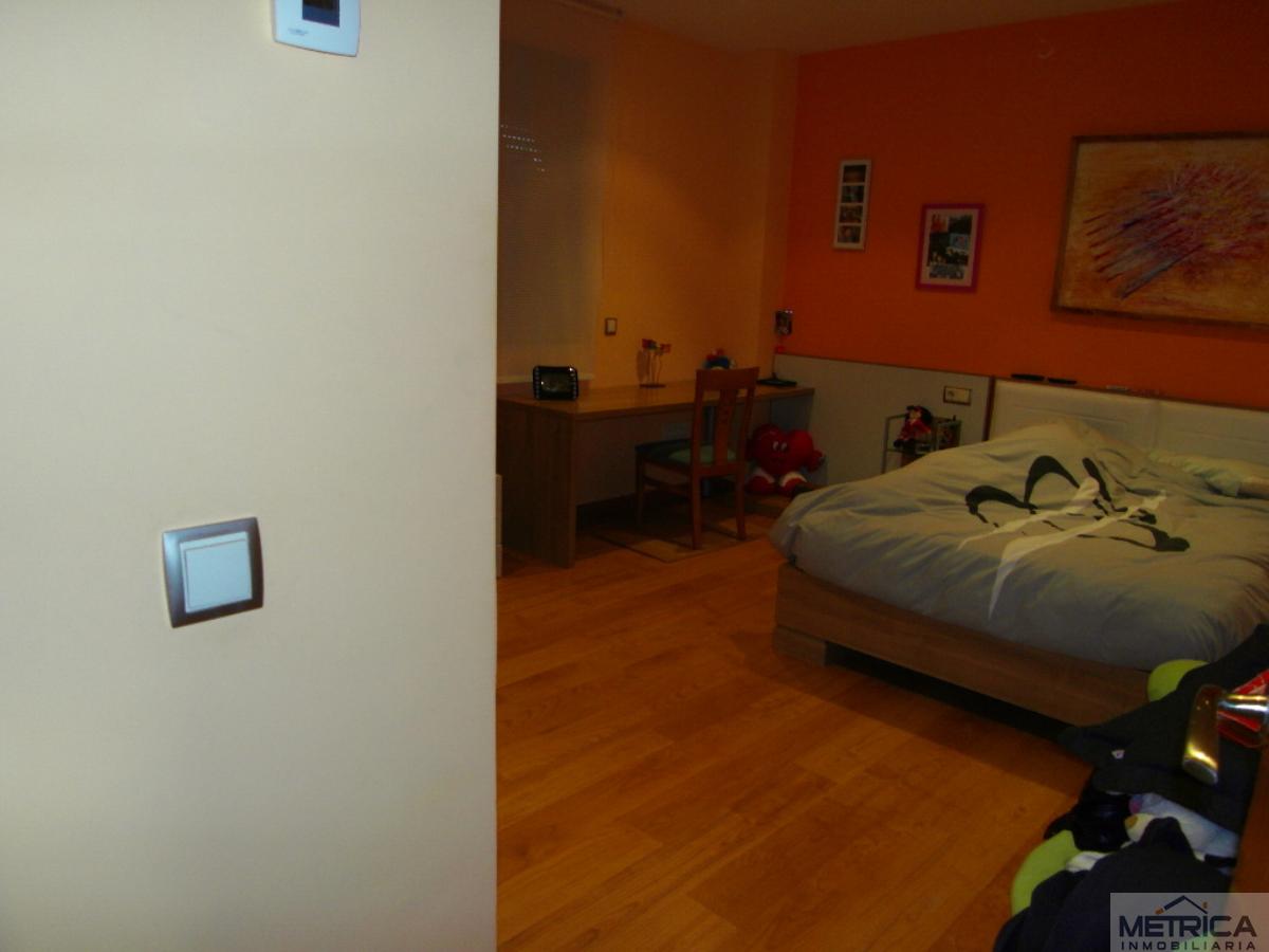 For sale of chalet in Villamayor