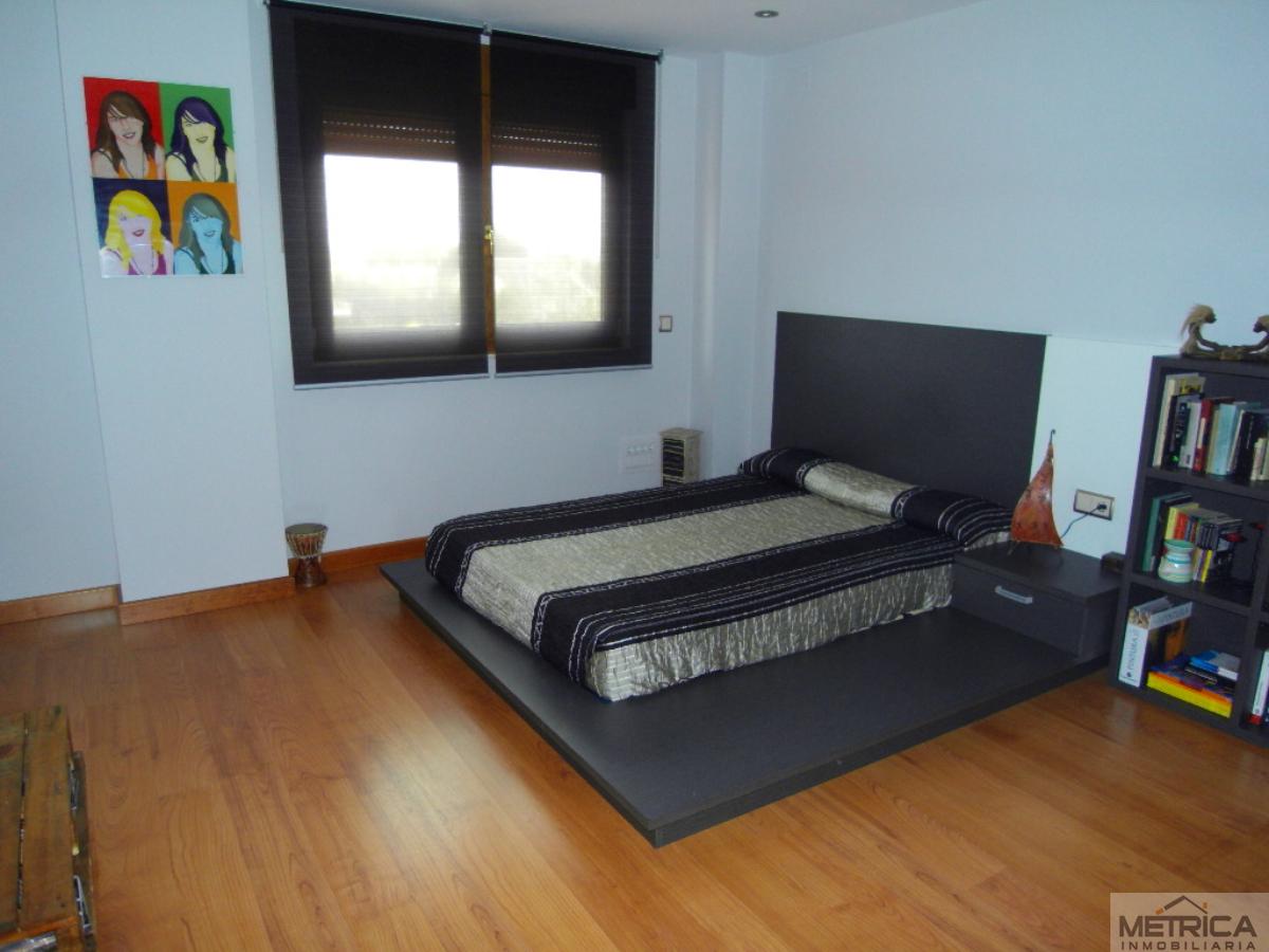 For sale of chalet in Villamayor