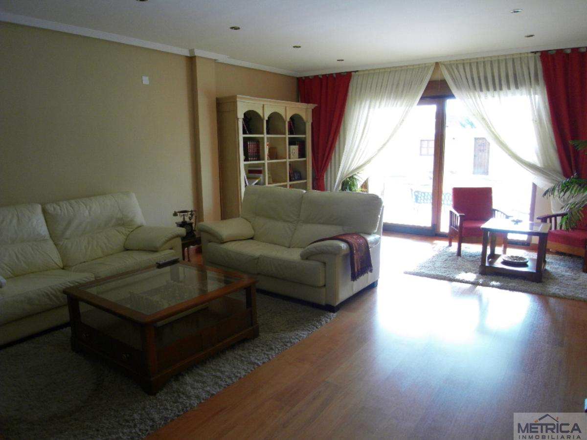 For sale of chalet in Villamayor
